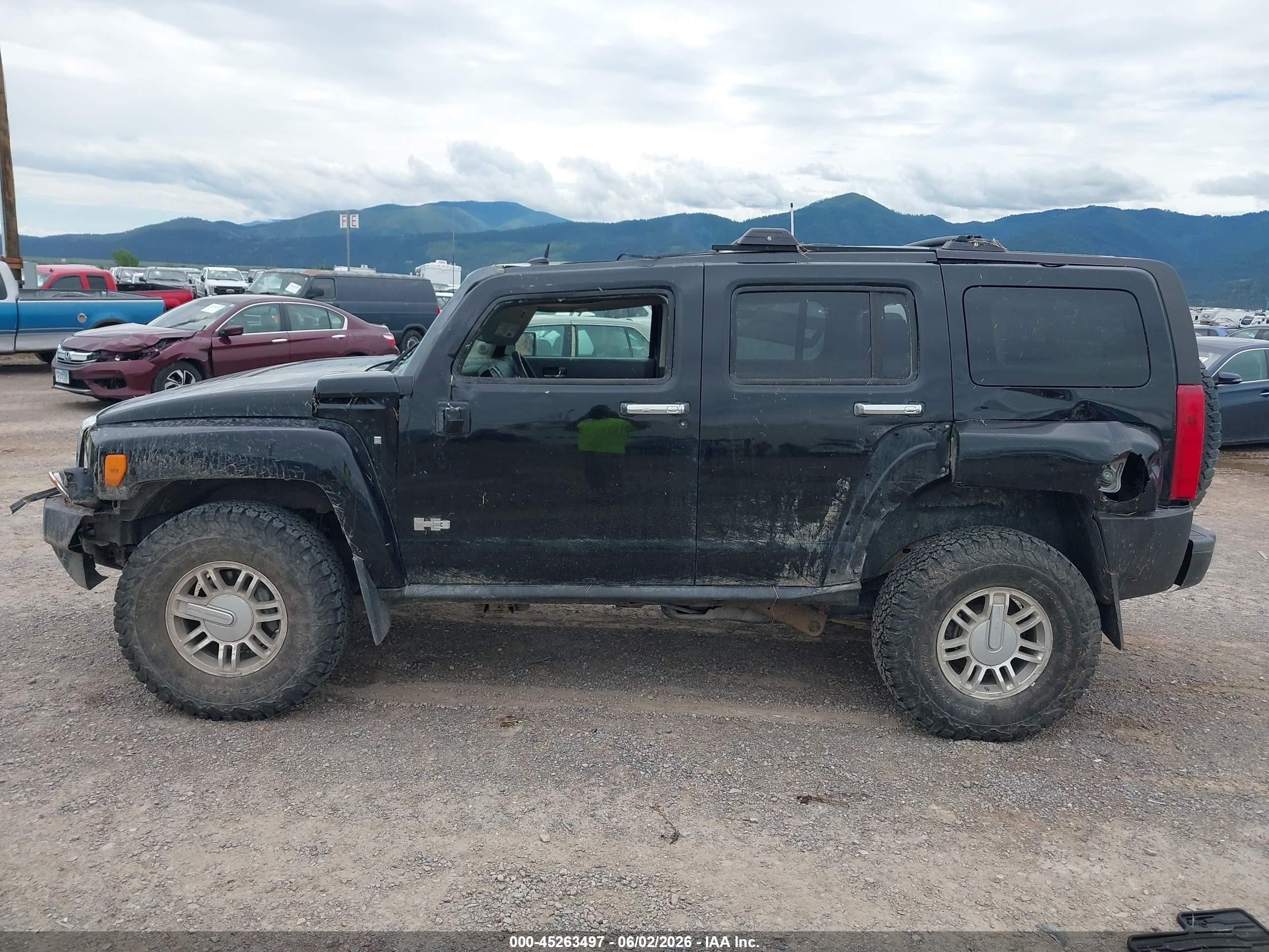 2006 Hummer H3 Suv   Black vin: 5GTDN136268313529