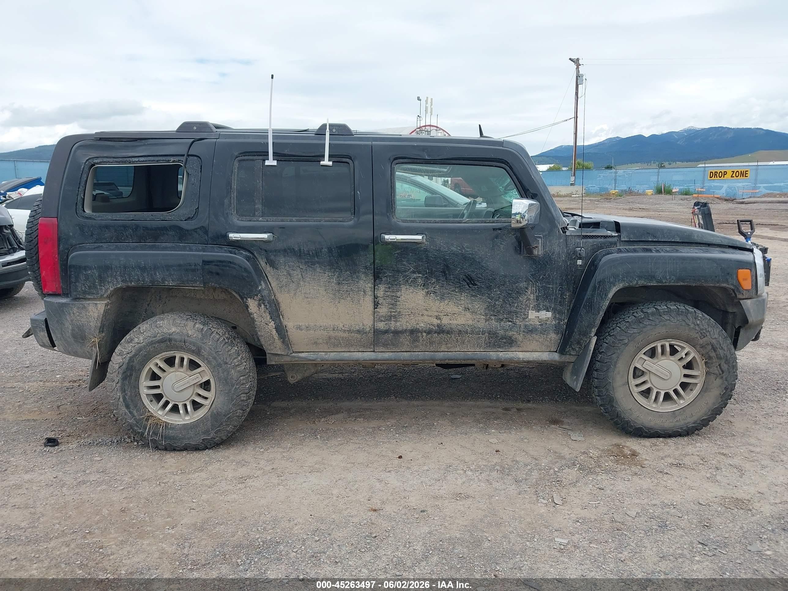 2006 Hummer H3 Suv   Black vin: 5GTDN136268313529