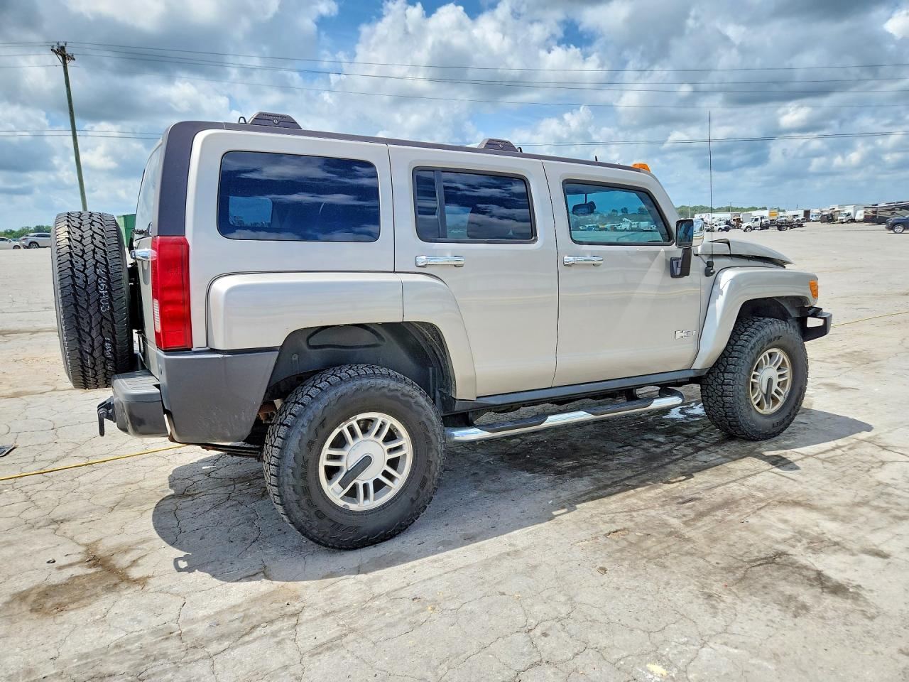 2006 Hummer H3 Beige vin: 5GTDN136368105613
