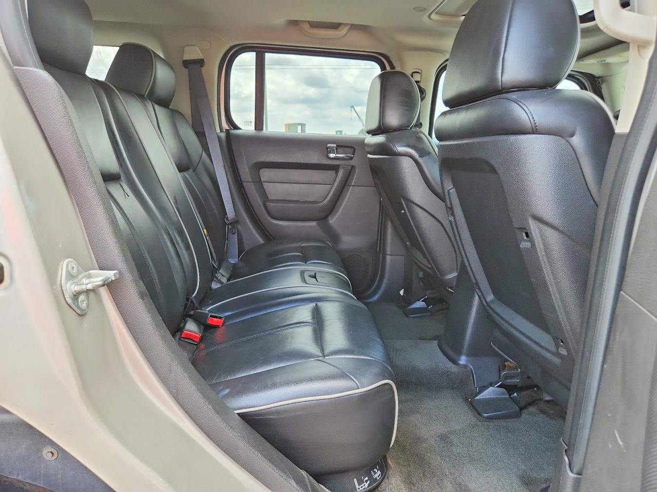 2006 Hummer H3 Beige vin: 5GTDN136368105613