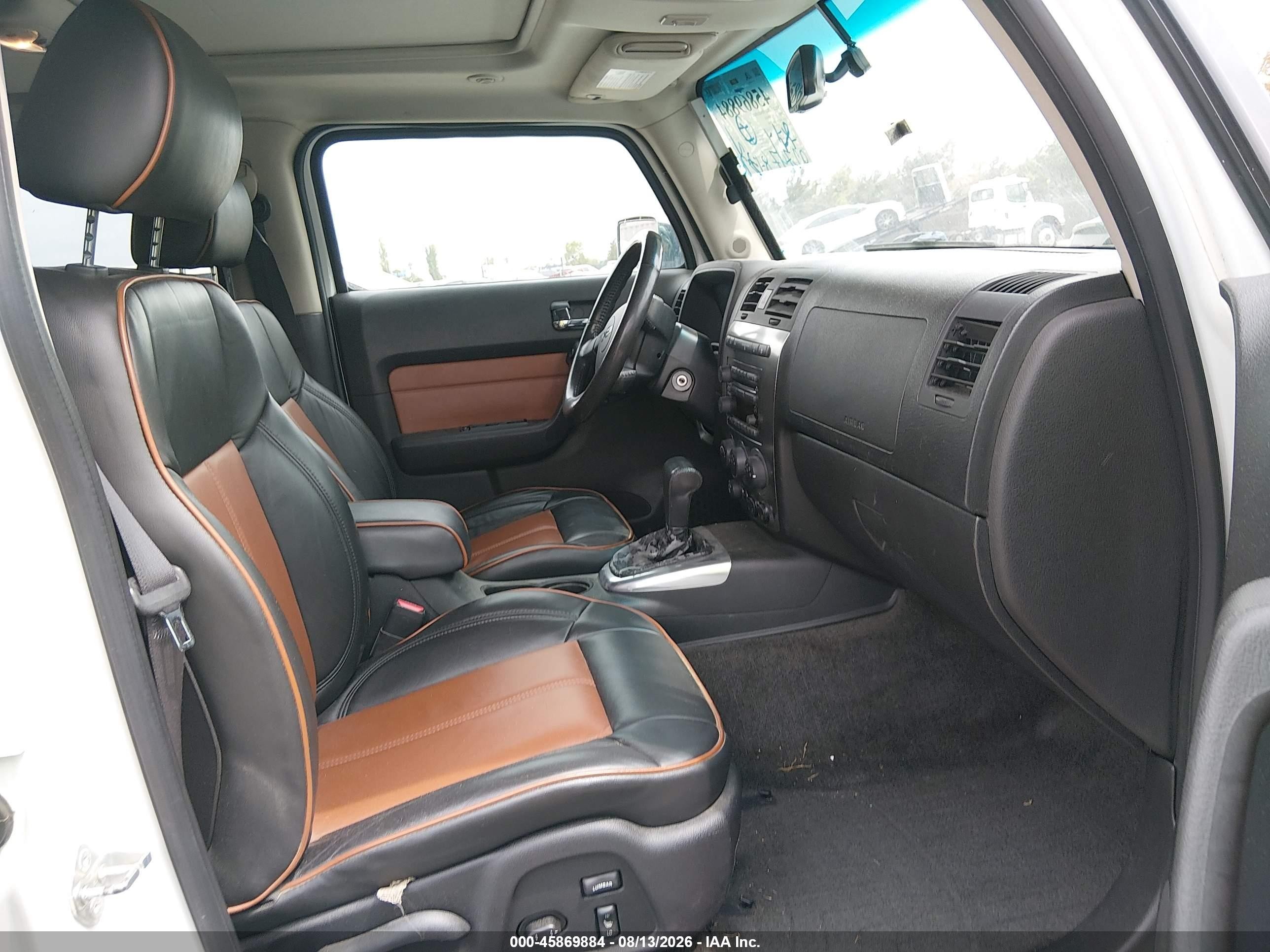 2006 Hummer H3   White vin: 5GTDN136368127188