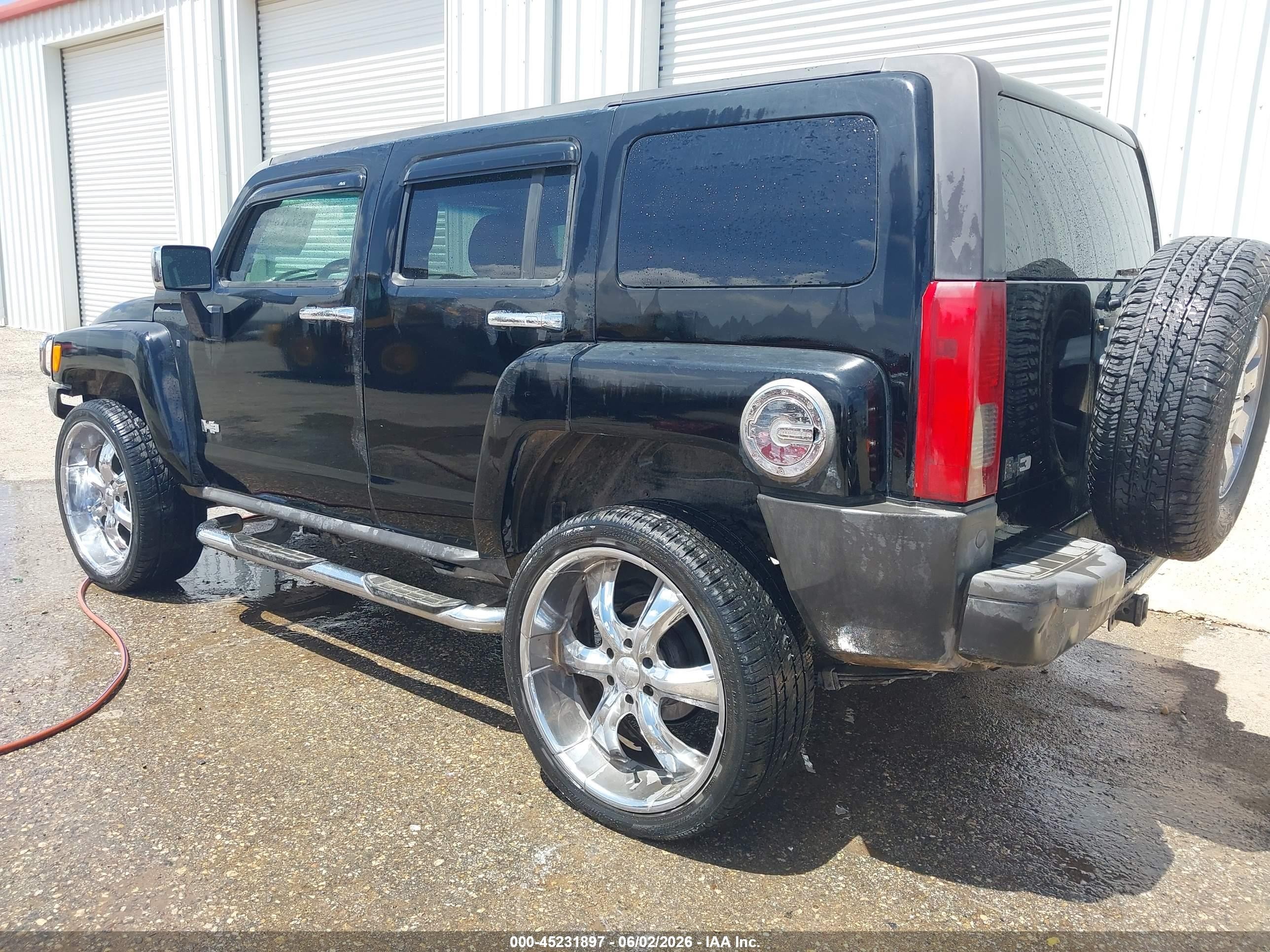 2006 Hummer H3 Suv   Black vin: 5GTDN136368328749