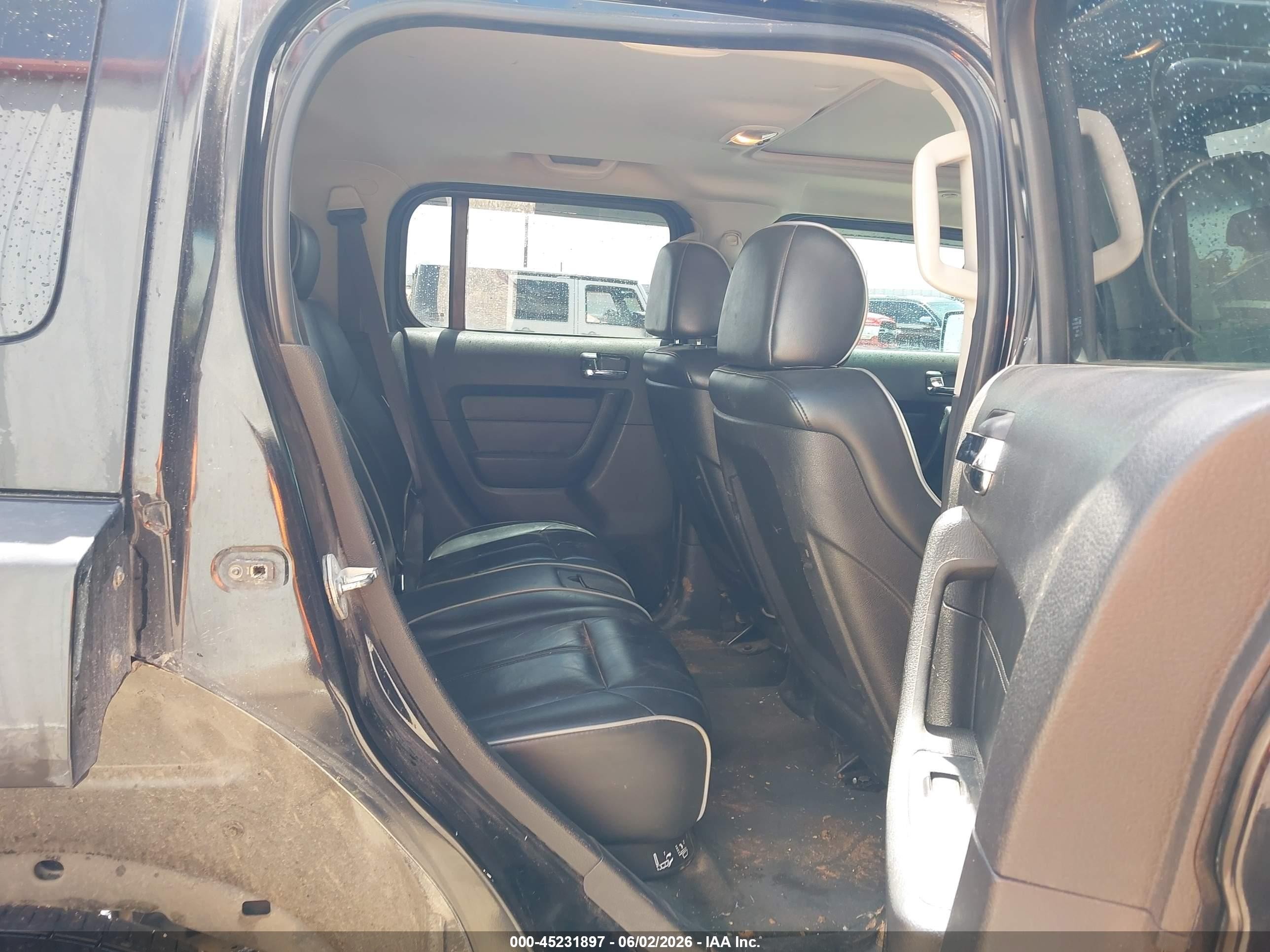2006 Hummer H3 Suv   Black vin: 5GTDN136368328749