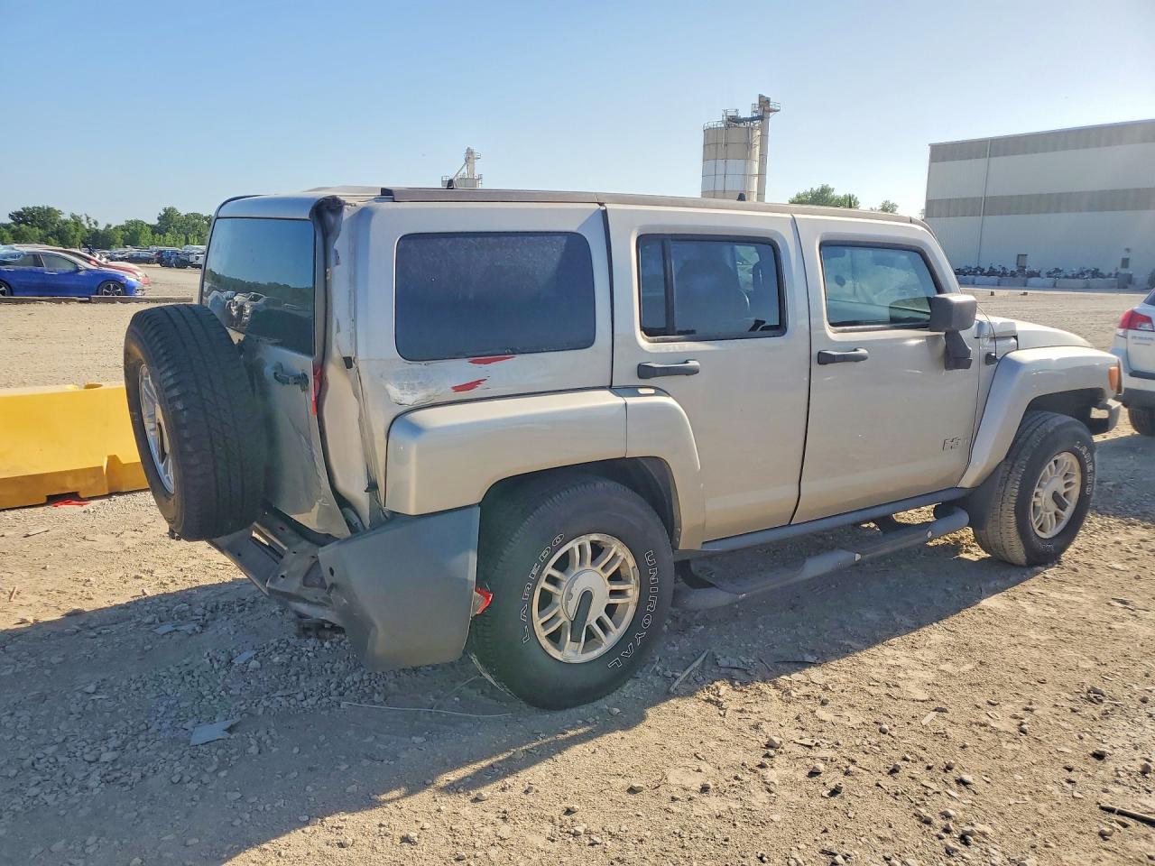 2006 Hummer H3 Silver vin: 5GTDN136468103028