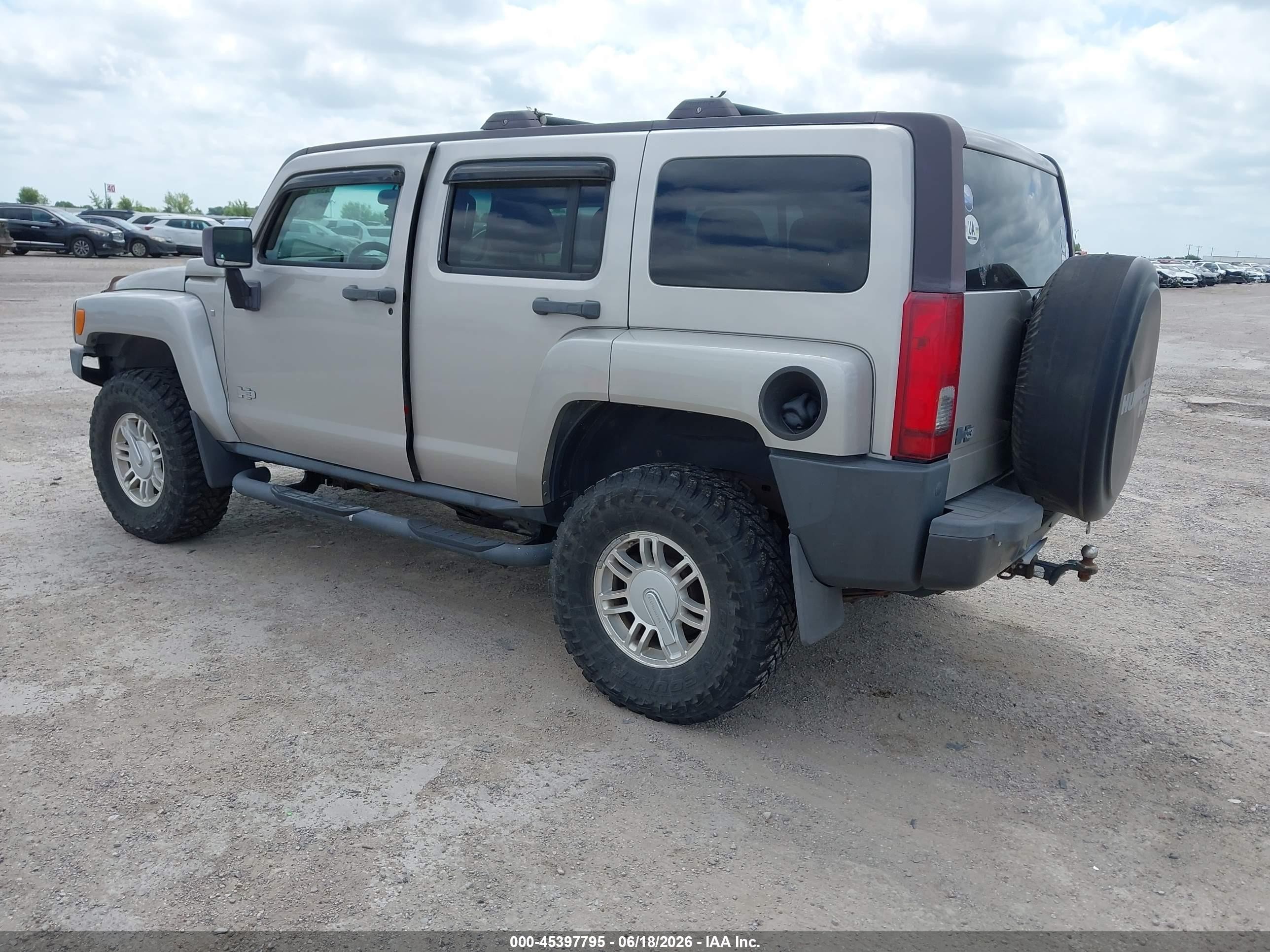 2006 Hummer H3 Suv   Silver vin: 5GTDN136468297303