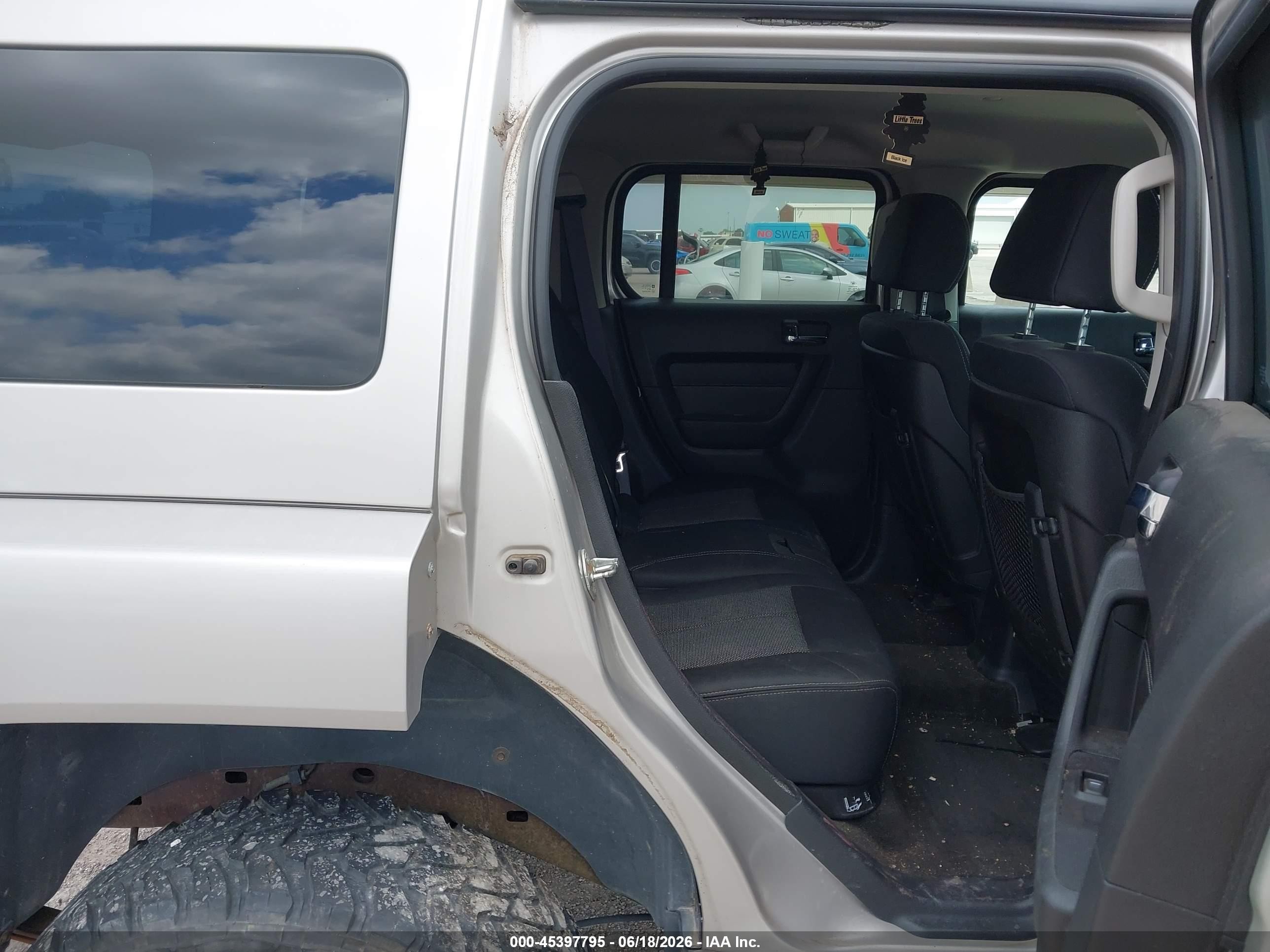2006 Hummer H3 Suv   Silver vin: 5GTDN136468297303