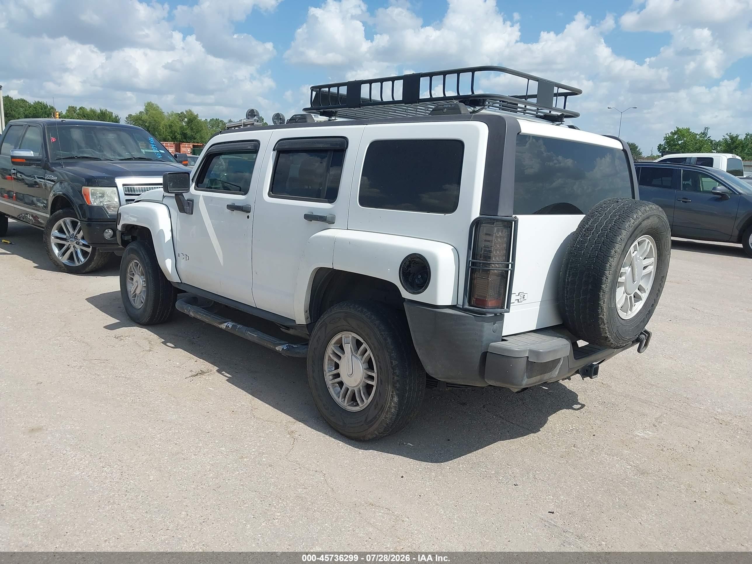 2006 Hummer H3 Suv   White vin: 5GTDN136568153937