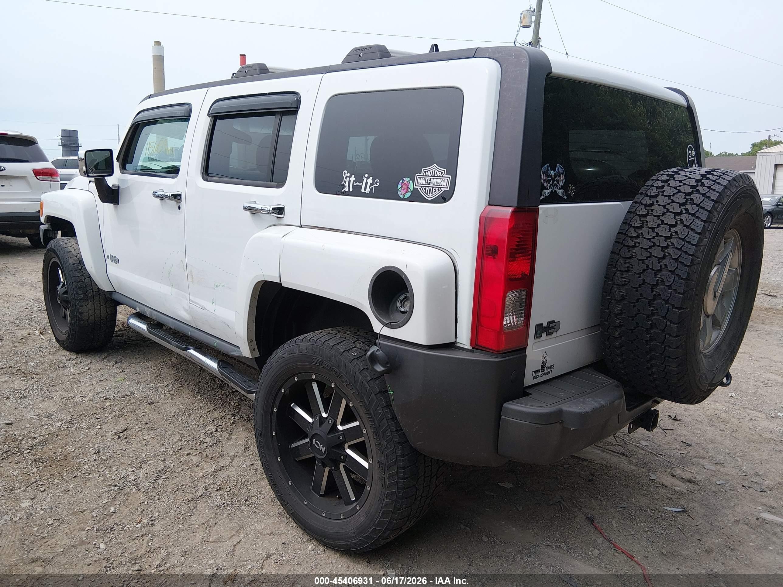 2006 Hummer H3 Suv   White vin: 5GTDN136668106786