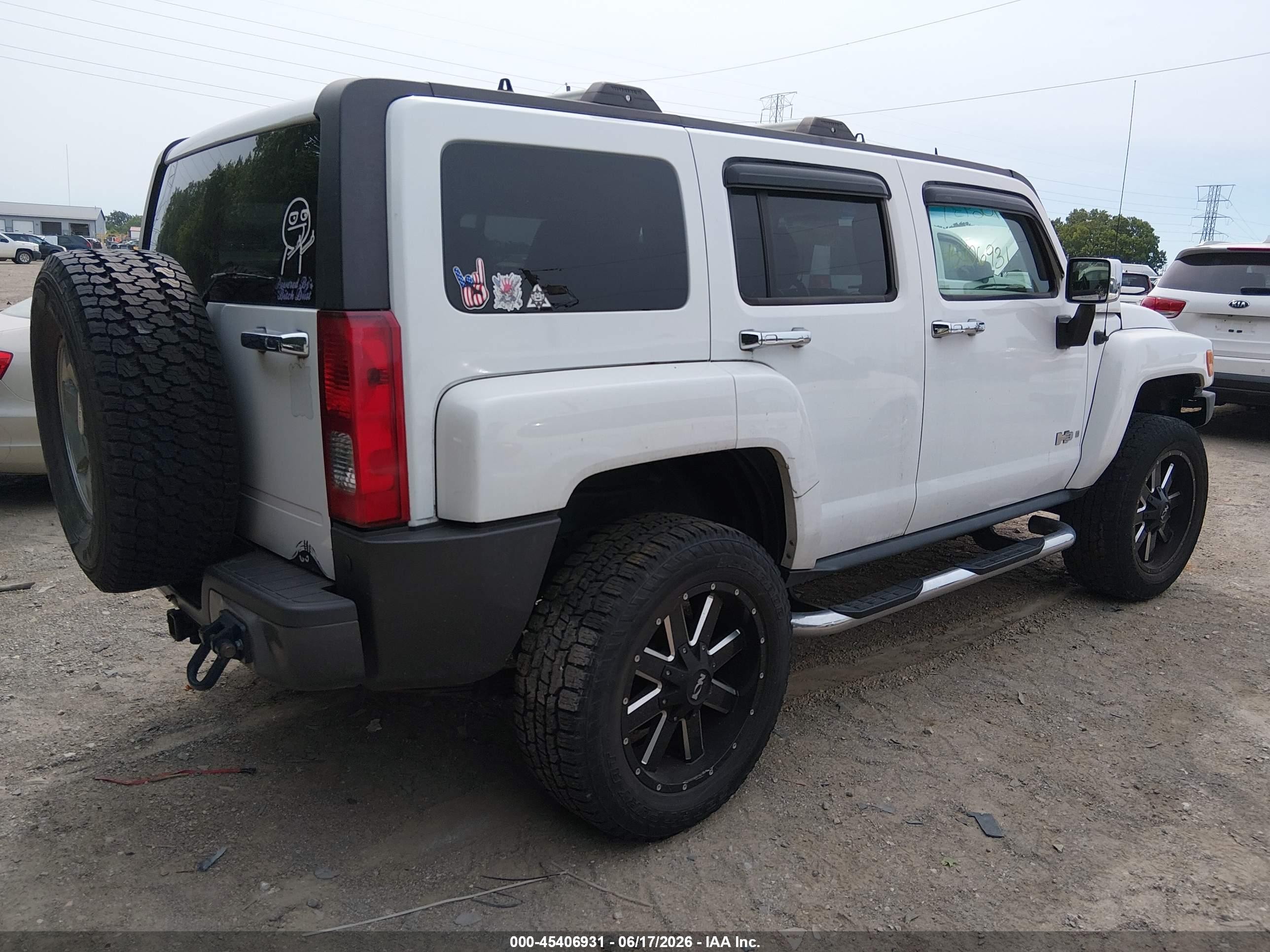 2006 Hummer H3 Suv   White vin: 5GTDN136668106786