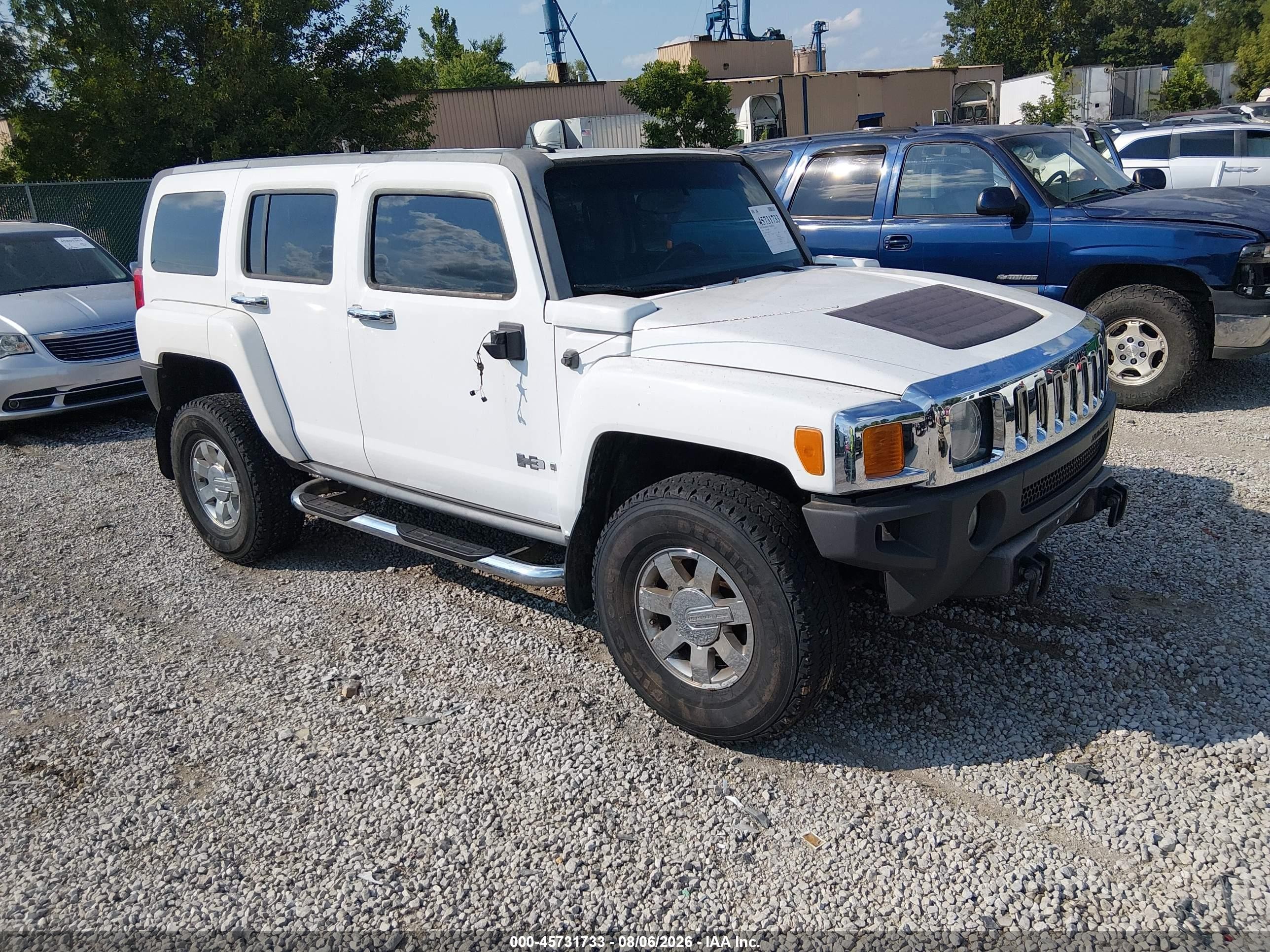 2006 Hummer H3 Suv   White vin: 5GTDN136668143675
