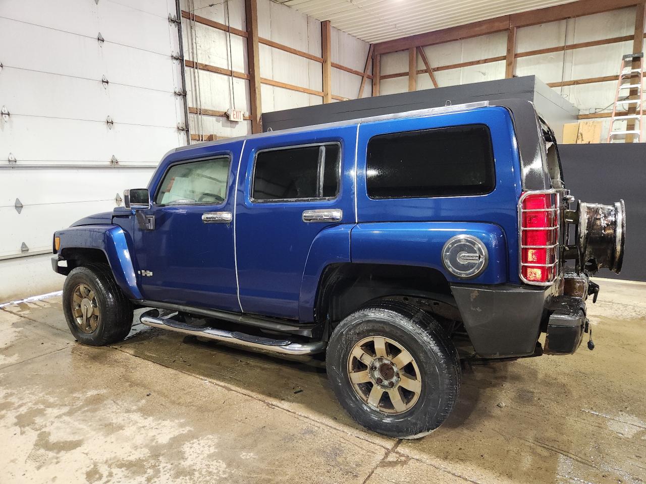 2006 Hummer H3 Blue vin: 5GTDN136668149492 Damage: Left Rear Door, Heavy Scratch, 2 To 3 Inches