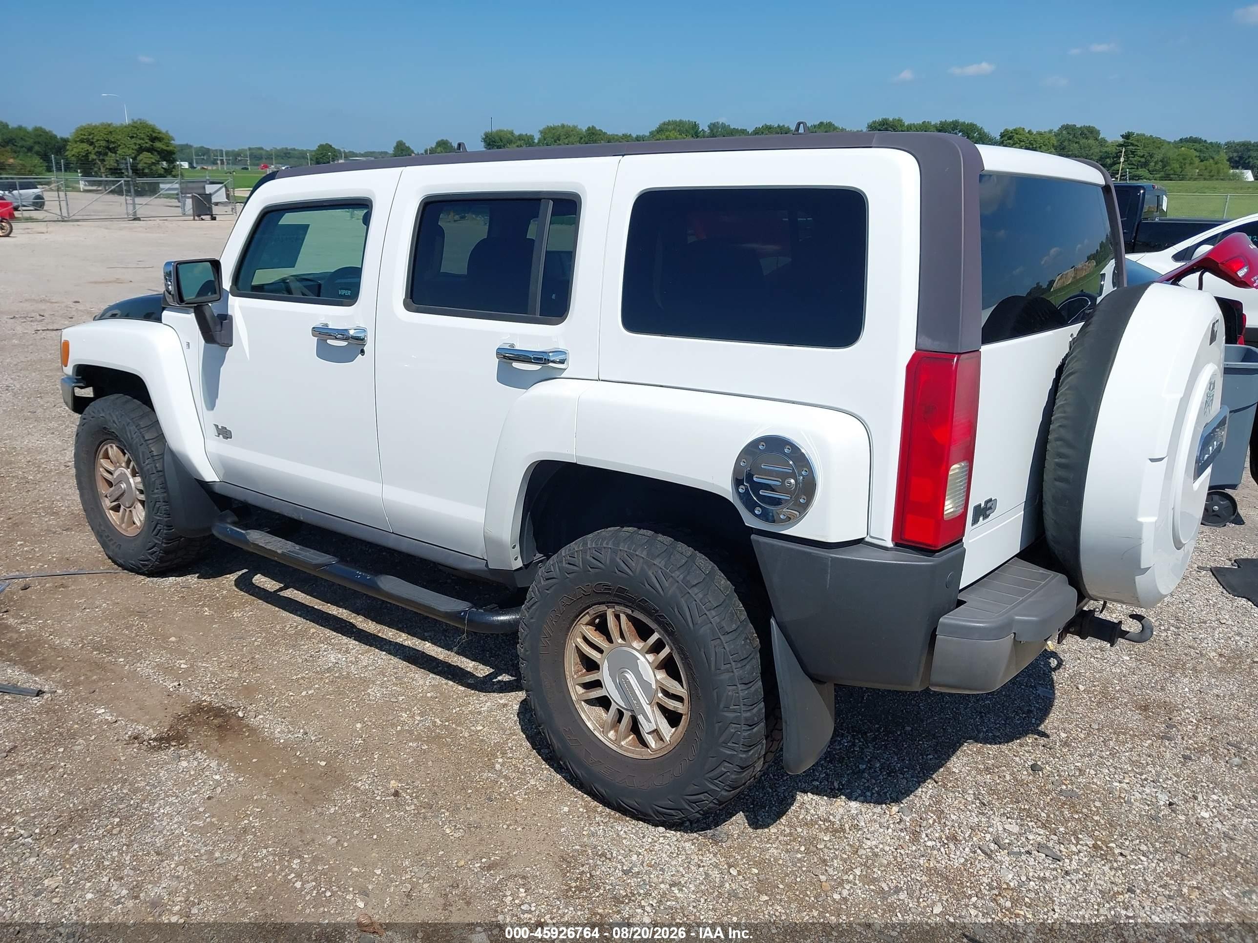 2006 Hummer H3 Suv   White vin: 5GTDN136668211067