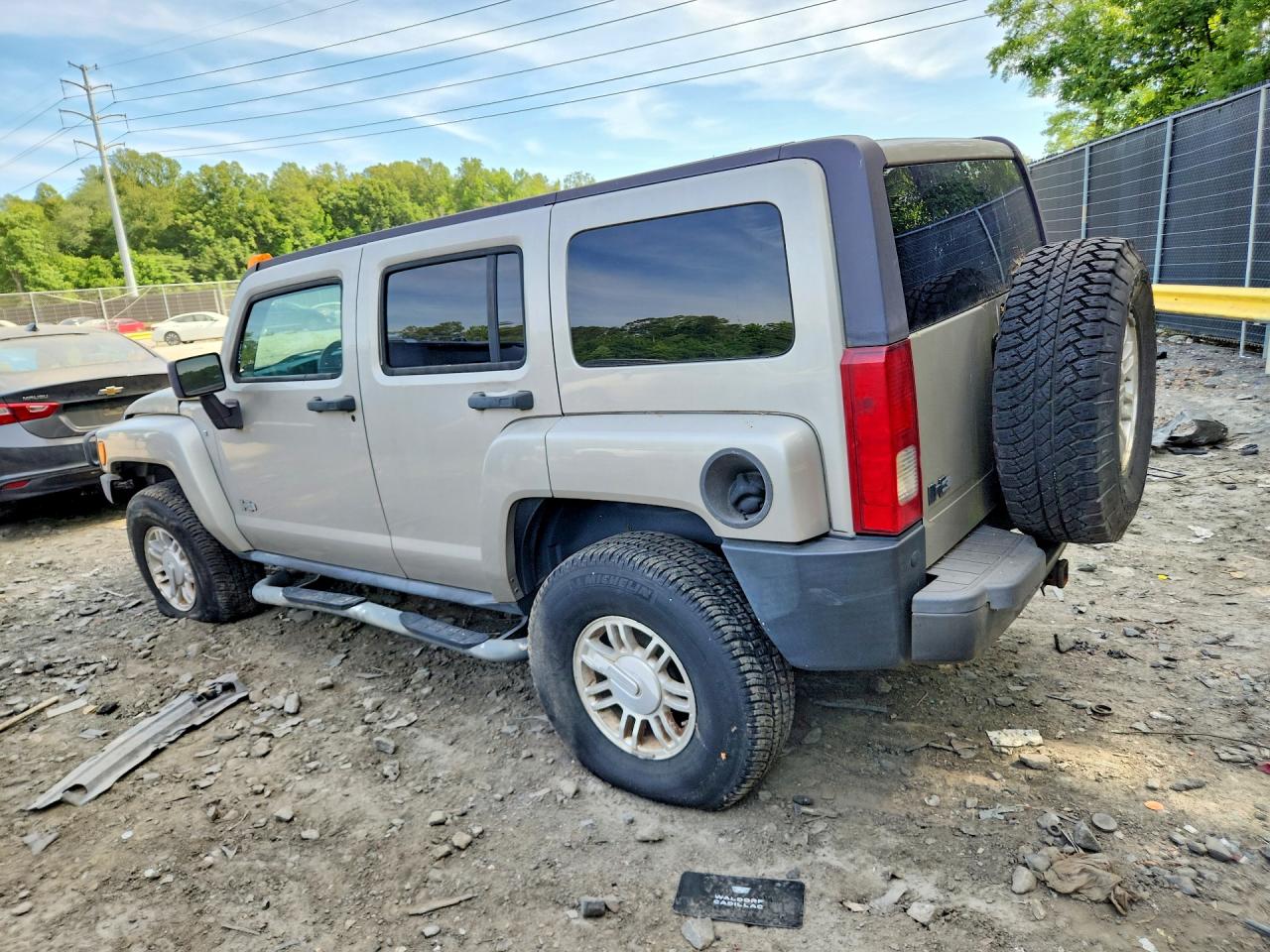2006 Hummer H3 Silver vin: 5GTDN136668278459