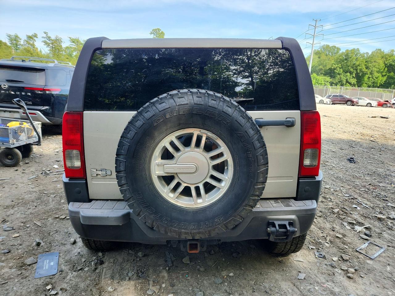 2006 Hummer H3 Silver vin: 5GTDN136668278459