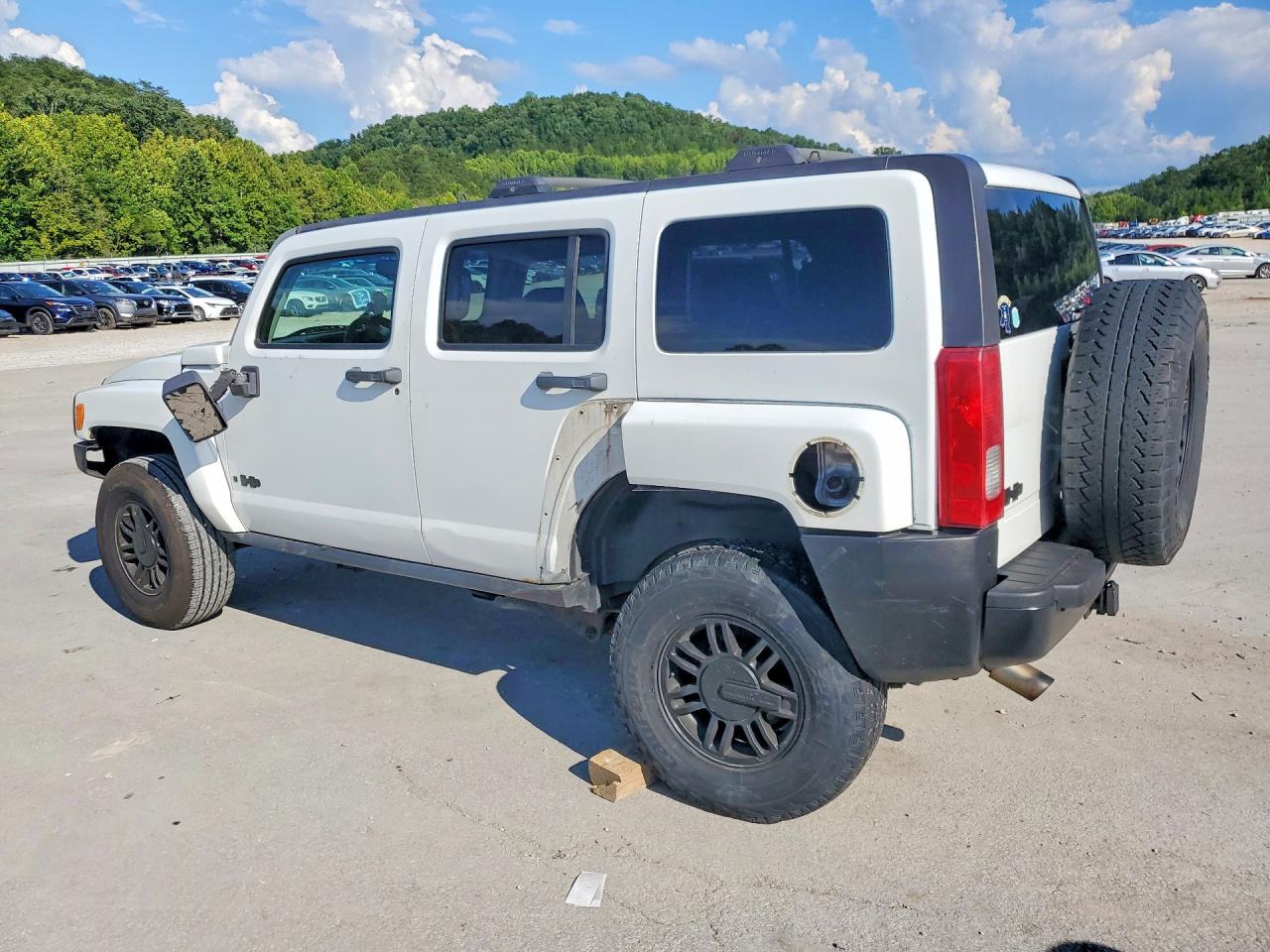 2006 Hummer H3 White vin: 5GTDN136768102956
