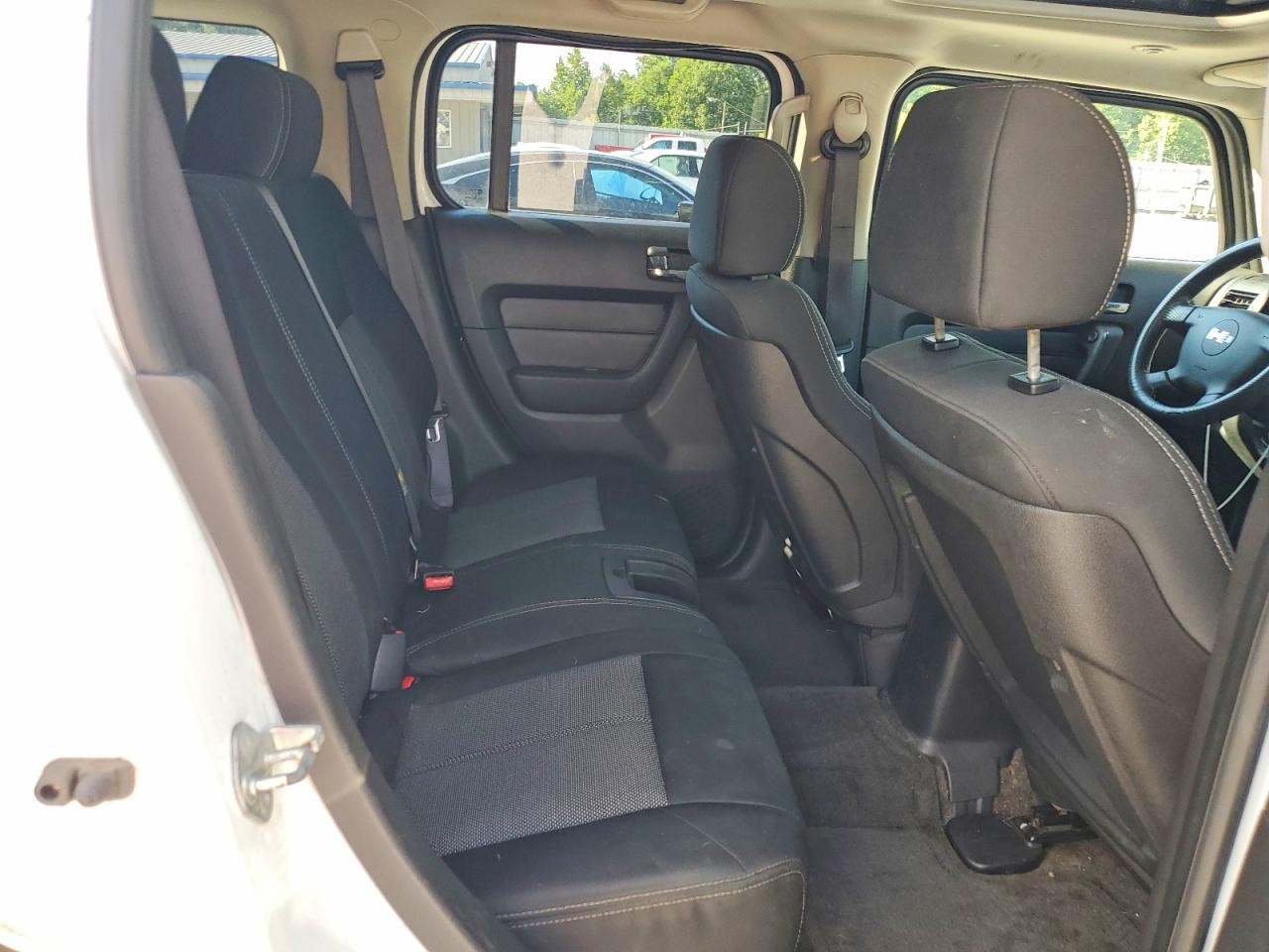 2006 Hummer H3 White vin: 5GTDN136768102956