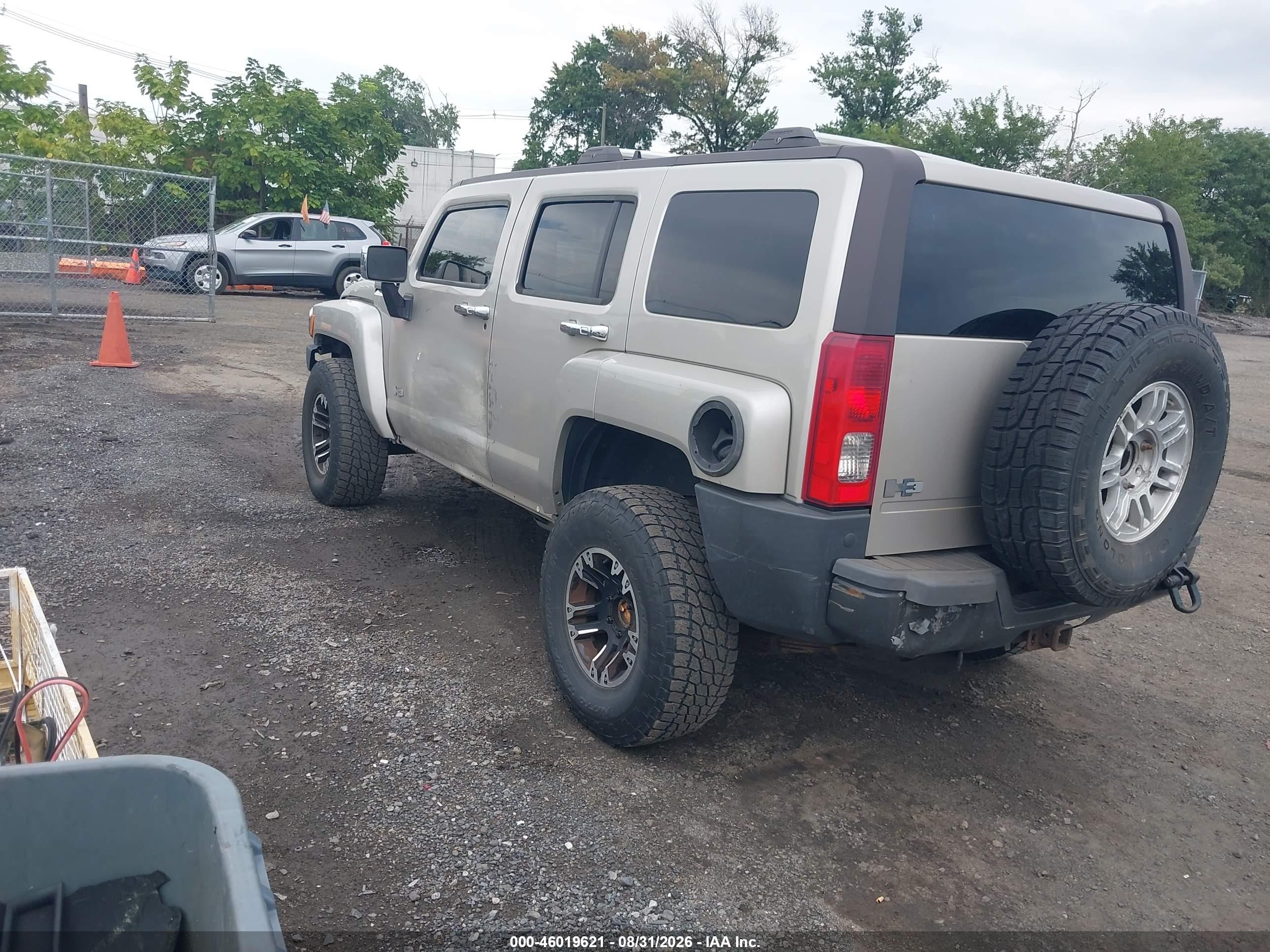 2006 Hummer H3 Suv   Beige vin: 5GTDN136768212616