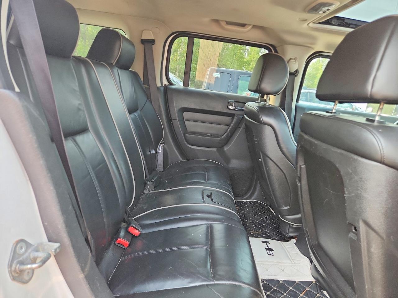 2006 Hummer H3 White vin: 5GTDN136768236172