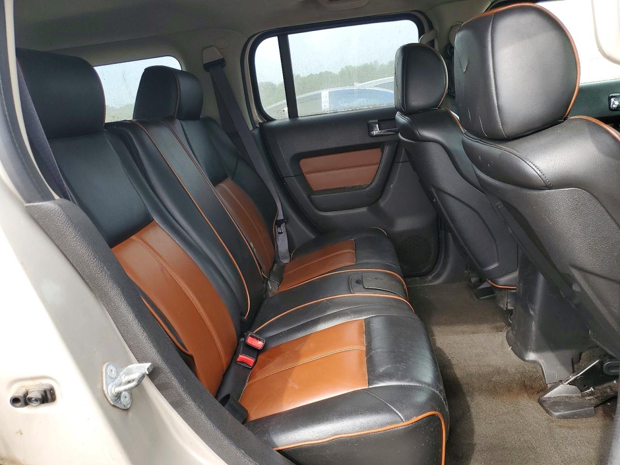2006 Hummer H3 Beige vin: 5GTDN136868101685