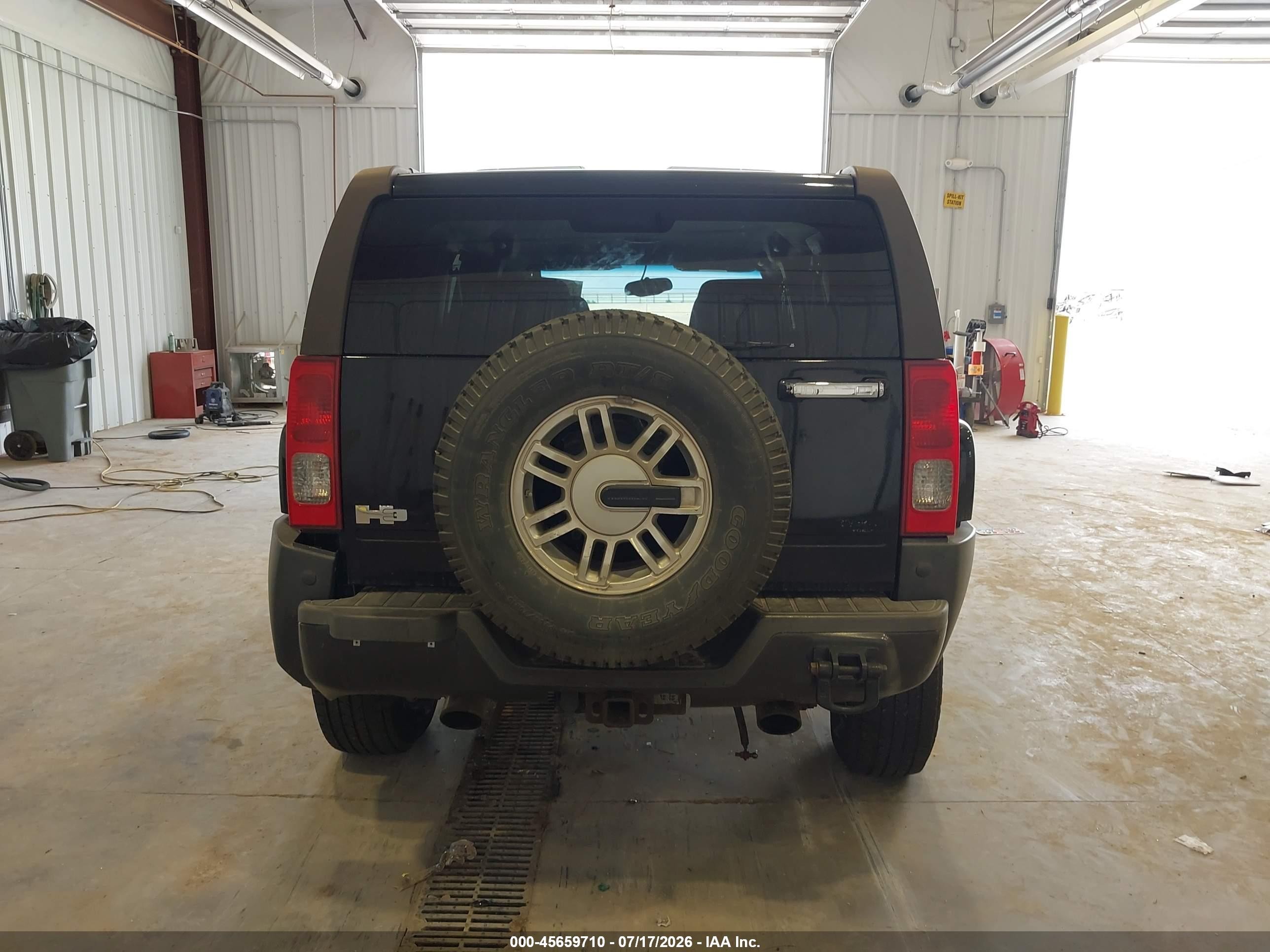 2006 Hummer H3 Suv   Black vin: 5GTDN136868173051