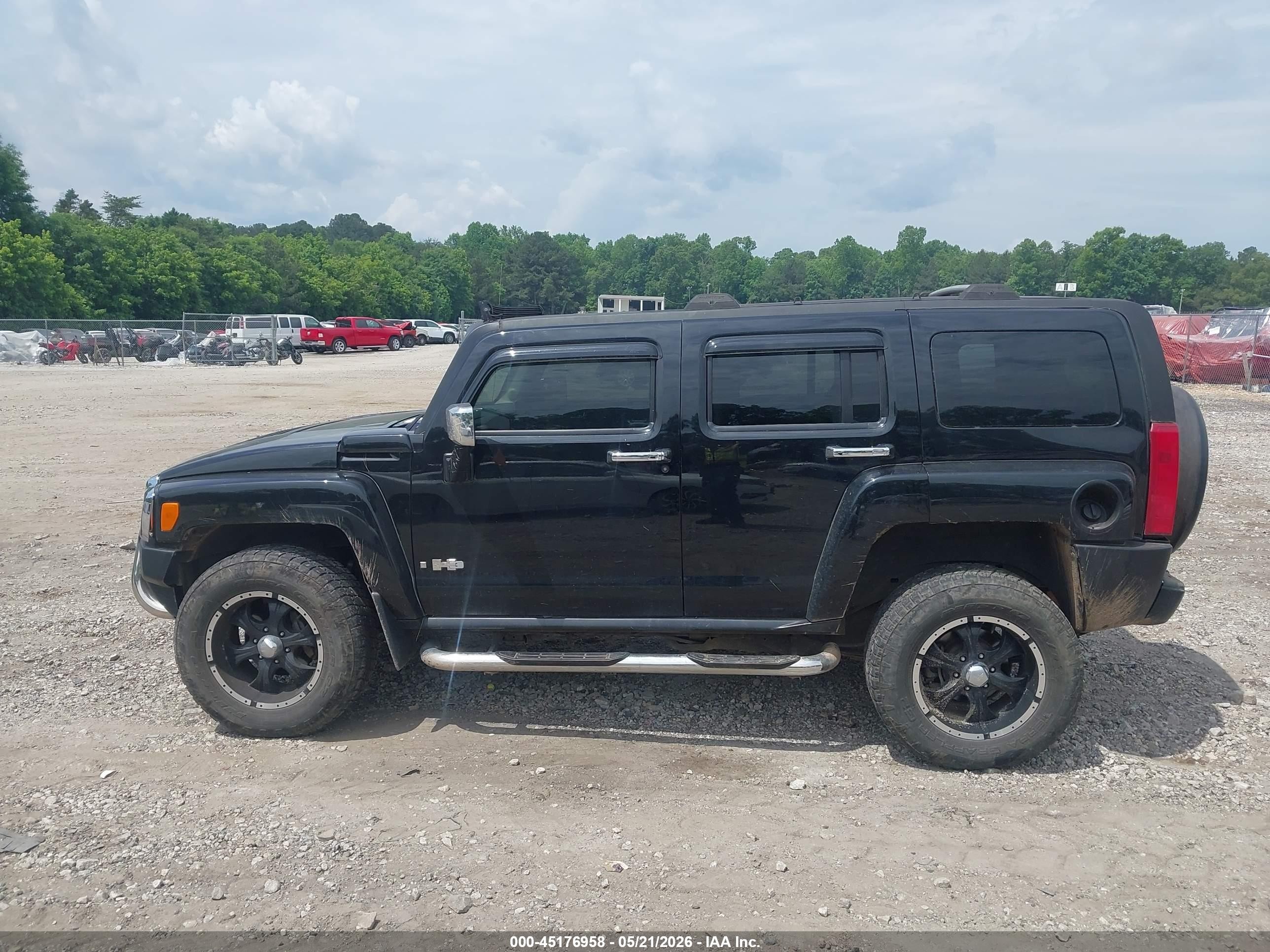 2006 Hummer H3 Suv   Black vin: 5GTDN136X68162455