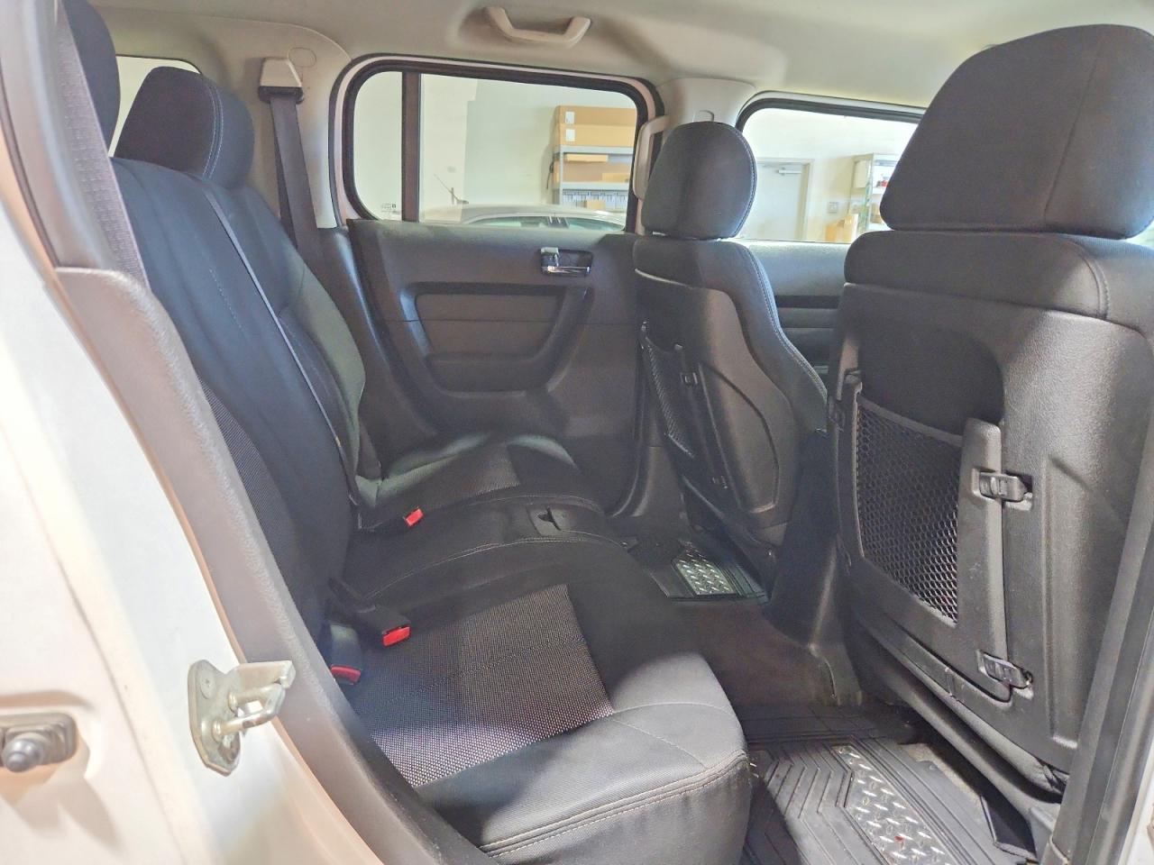 2006 Hummer H3 White vin: 5GTDN136X68176095