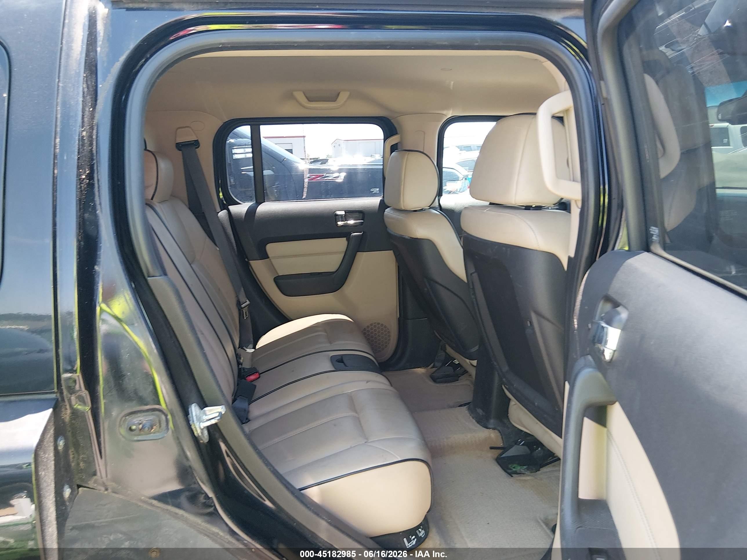 2007 Hummer H3 Suv   Black vin: 5GTDN13E078214426
