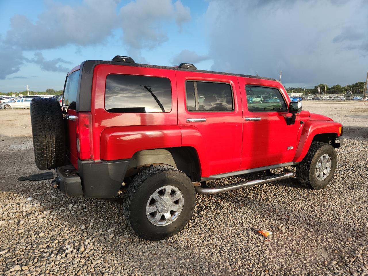 2007 Hummer H3 Красный vin: 5GTDN13E078235583 Damage: Right Rear Door, Dent(S) W/ Paint Dmg, 1/8 To 1/2 Inch