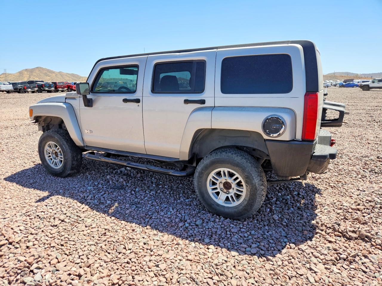 2007 Hummer H3 Silver vin: 5GTDN13E178136805