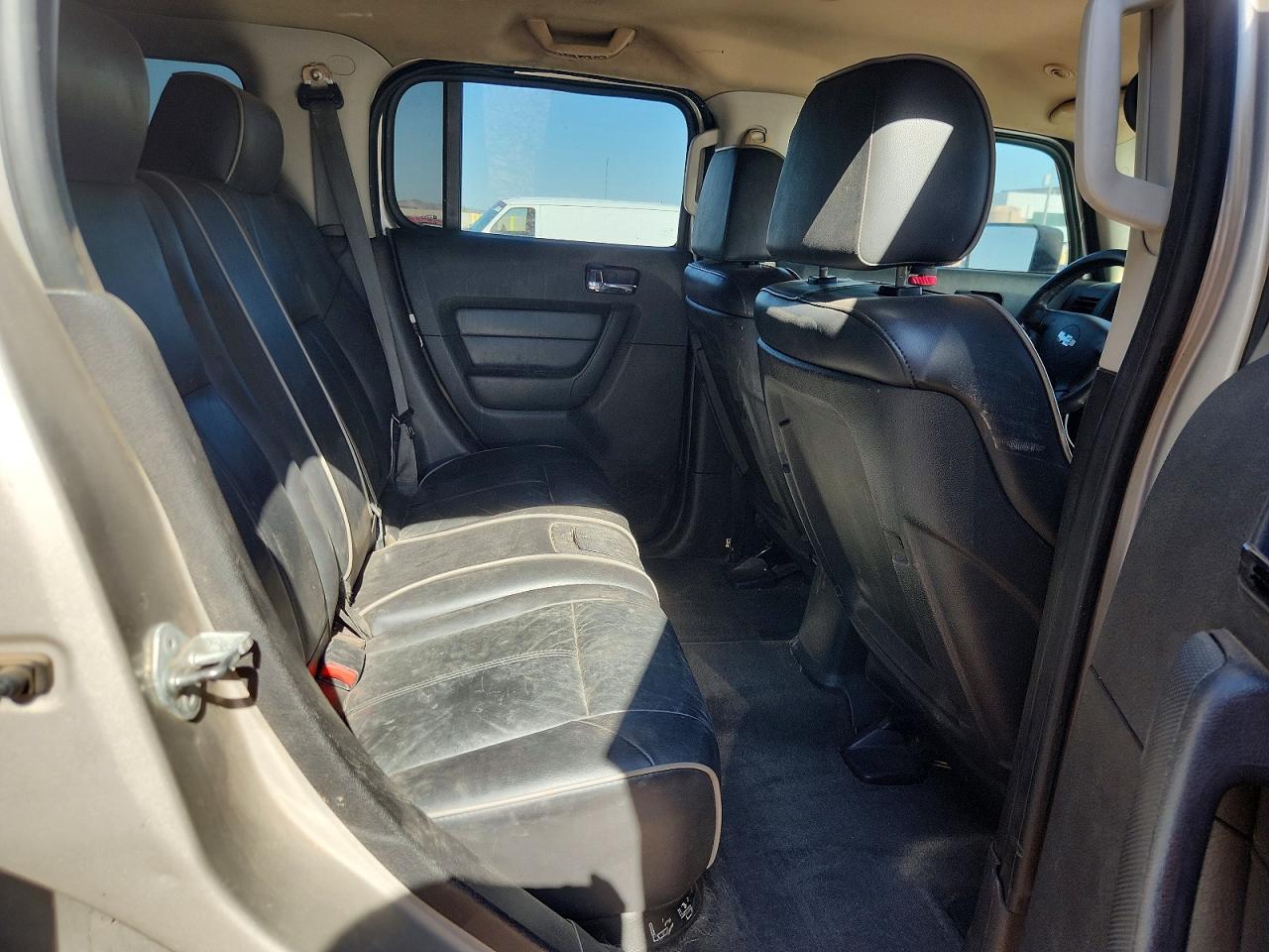2007 Hummer H3 Silver vin: 5GTDN13E178136805