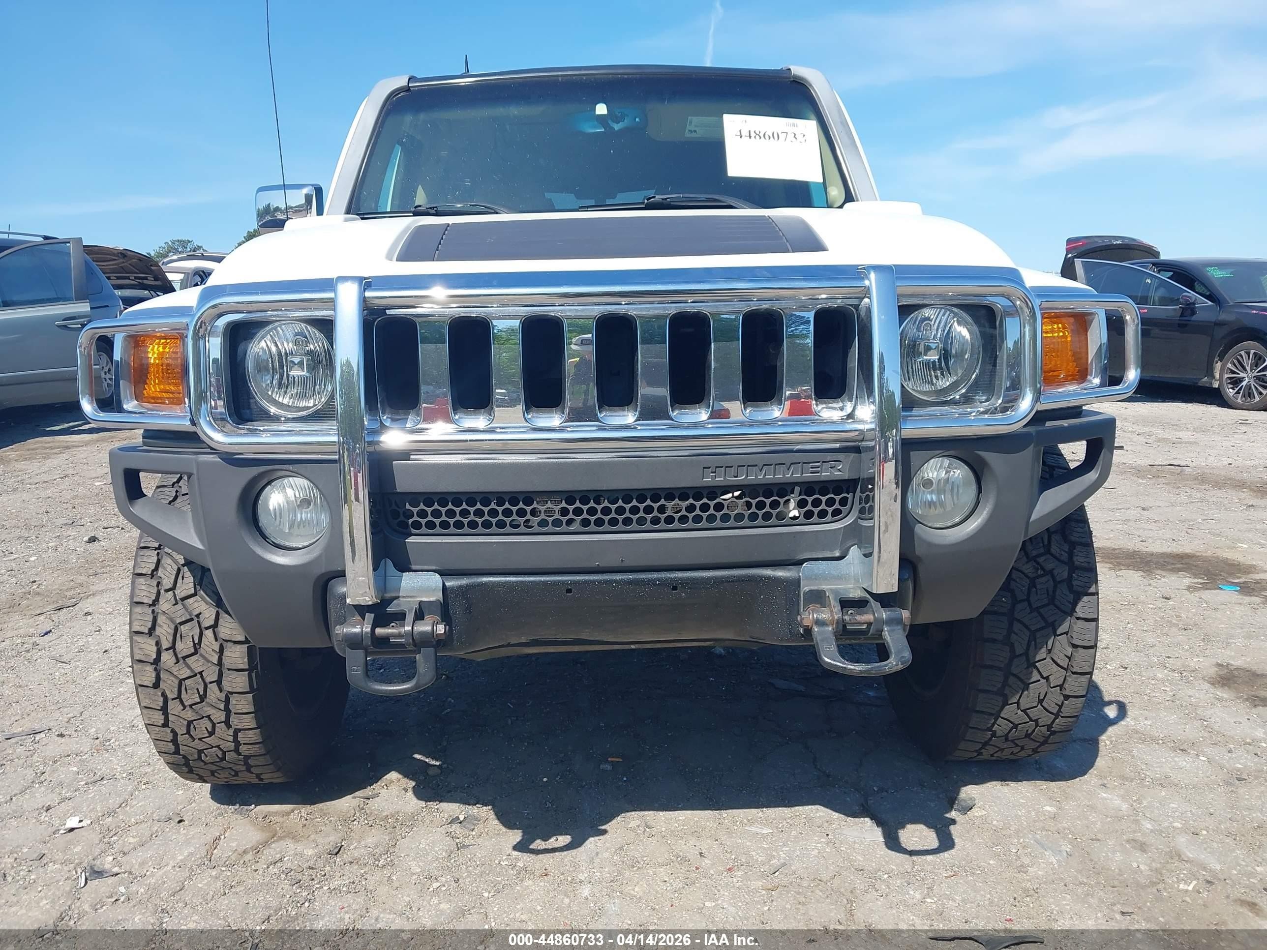 2007 Hummer H3 Suv   White vin: 5GTDN13E178203290