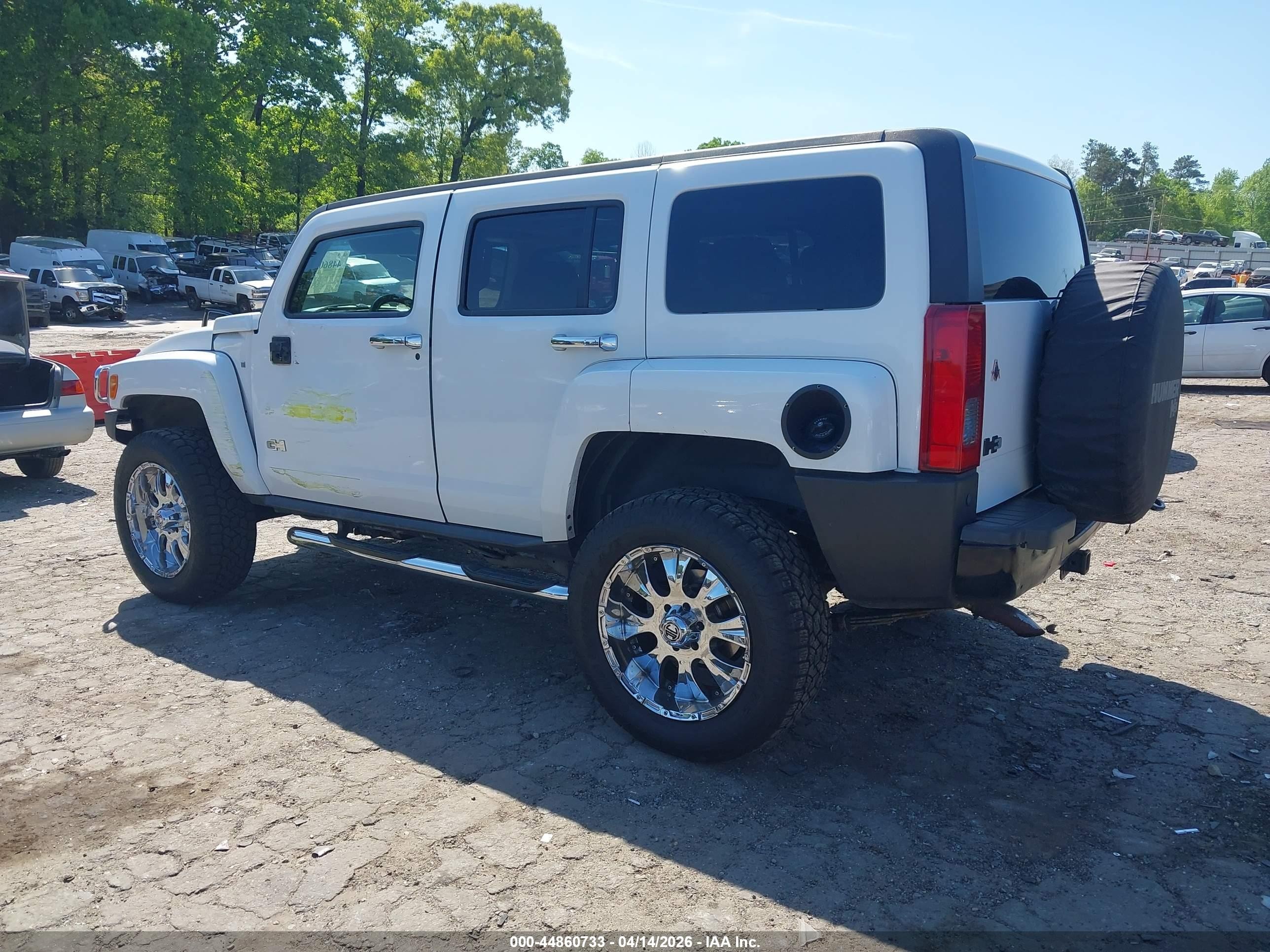 2007 Hummer H3 Suv   White vin: 5GTDN13E178203290