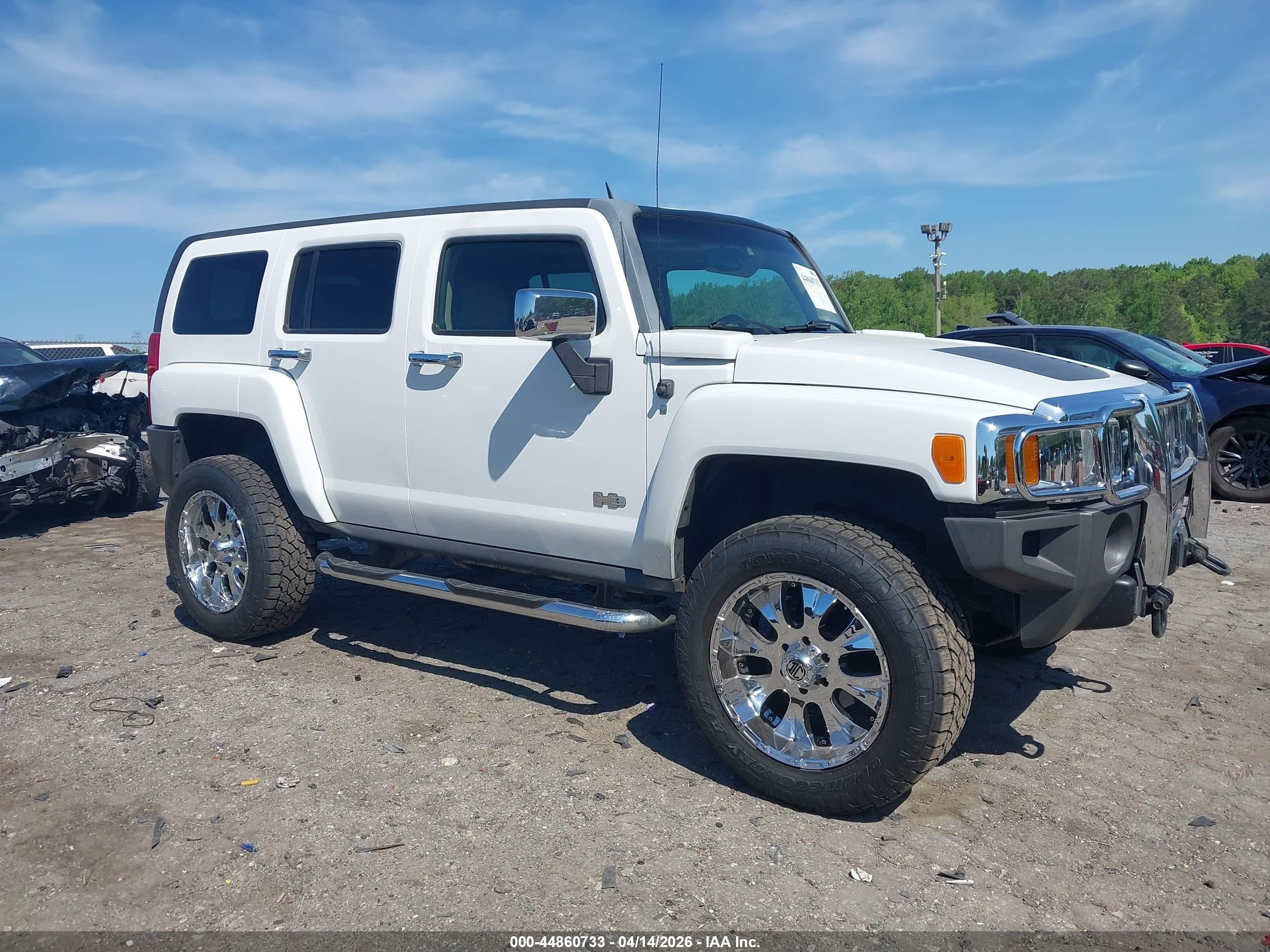 2007 Hummer H3 Suv   White vin: 5GTDN13E178203290