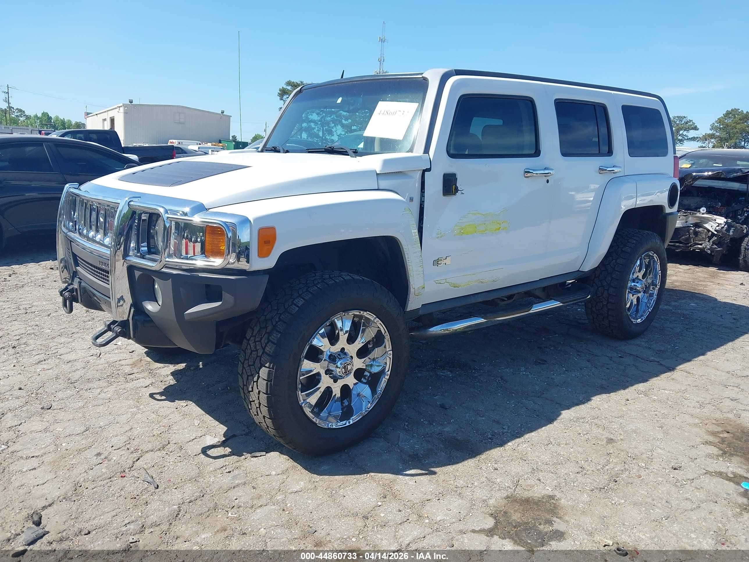 2007 Hummer H3 Suv   White vin: 5GTDN13E178203290