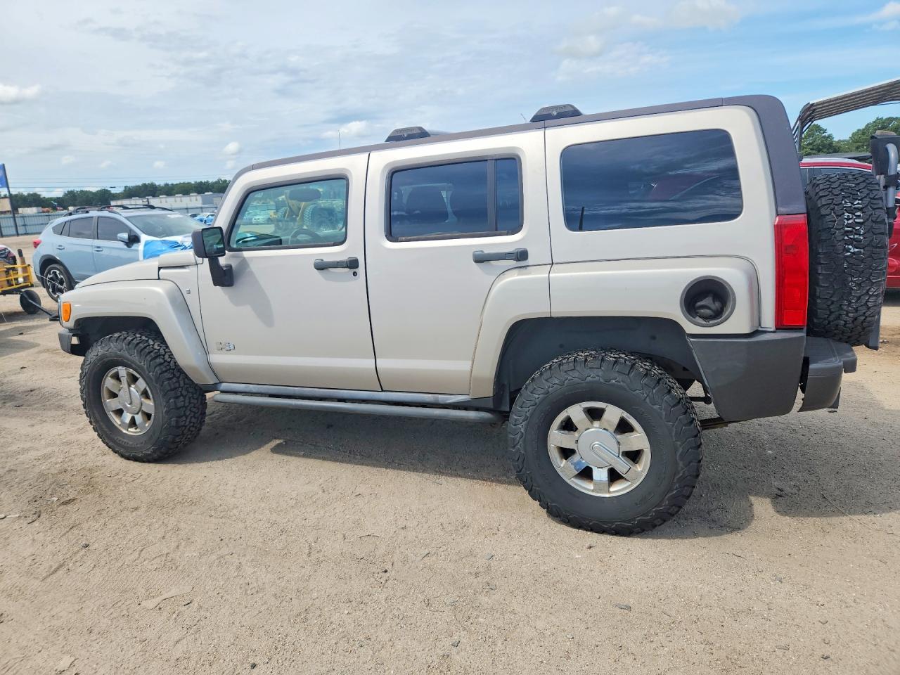 2007 Hummer H3 Silver vin: 5GTDN13E378202917