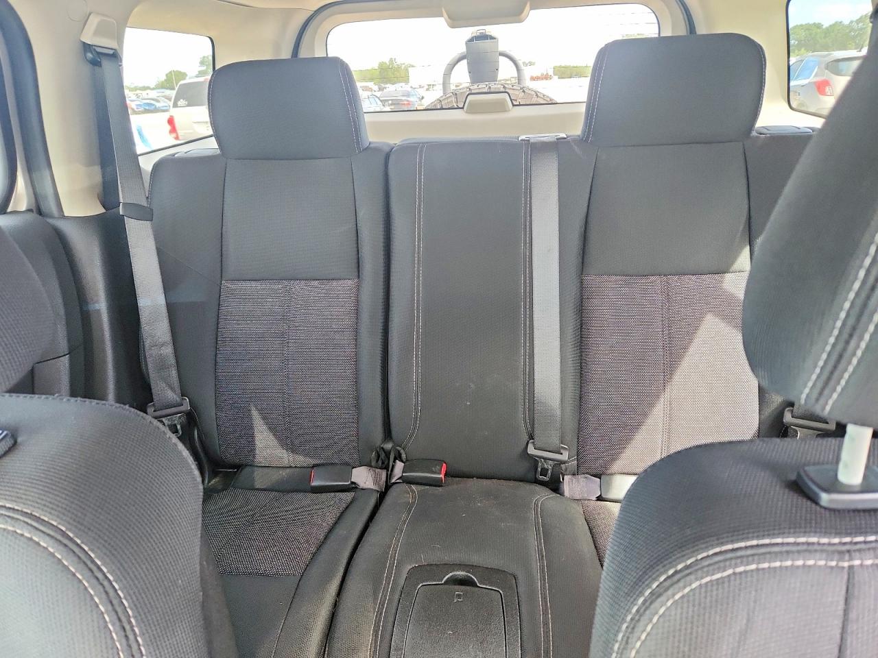 2007 Hummer H3 Silver vin: 5GTDN13E378202917