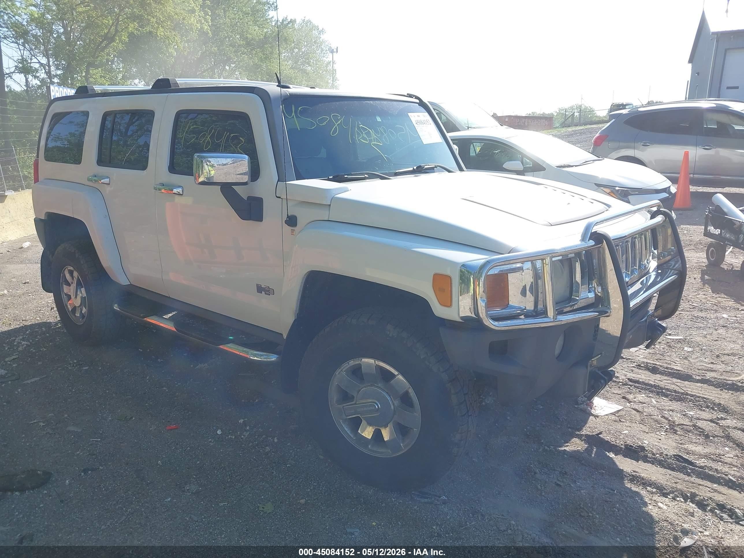 2007 Hummer H3 Suv   White vin: 5GTDN13E578118002