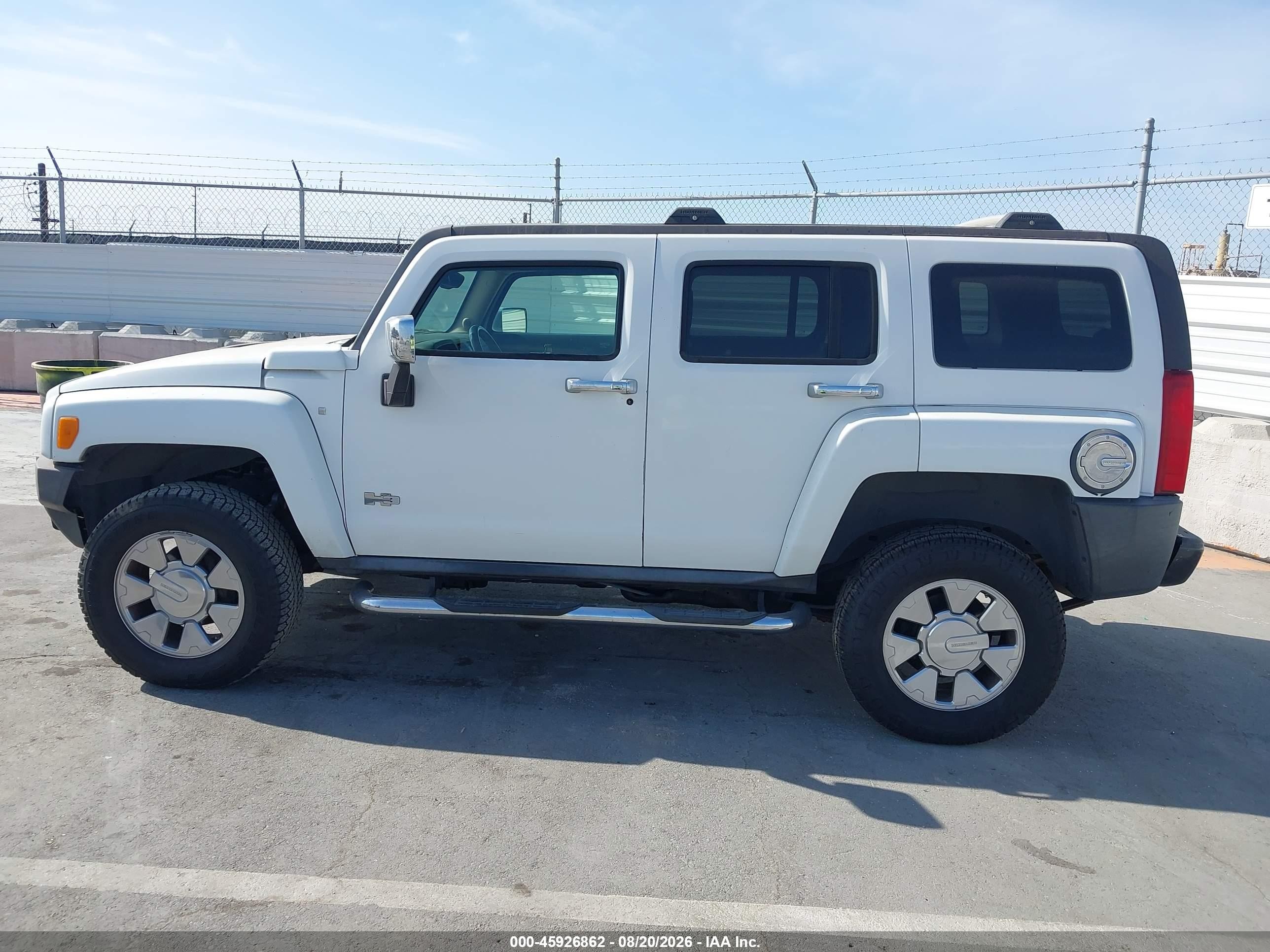 2007 Hummer H3 Suv White vin: 5GTDN13E578159729