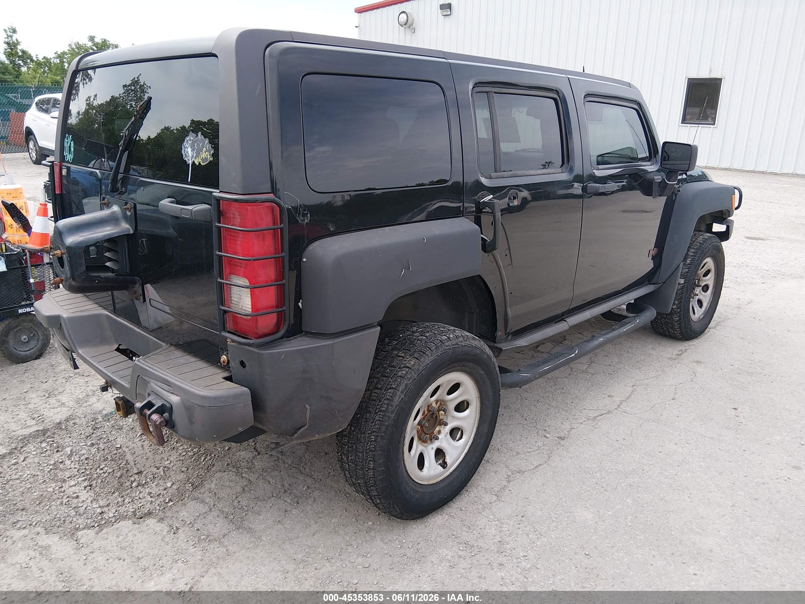 2007 Hummer H3 Suv   Black vin: 5GTDN13E678150702