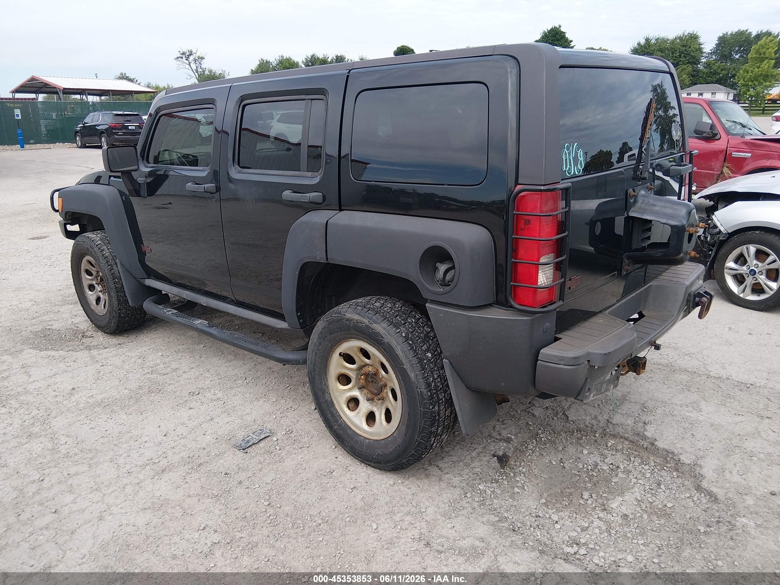 2007 Hummer H3 Suv   Black vin: 5GTDN13E678150702