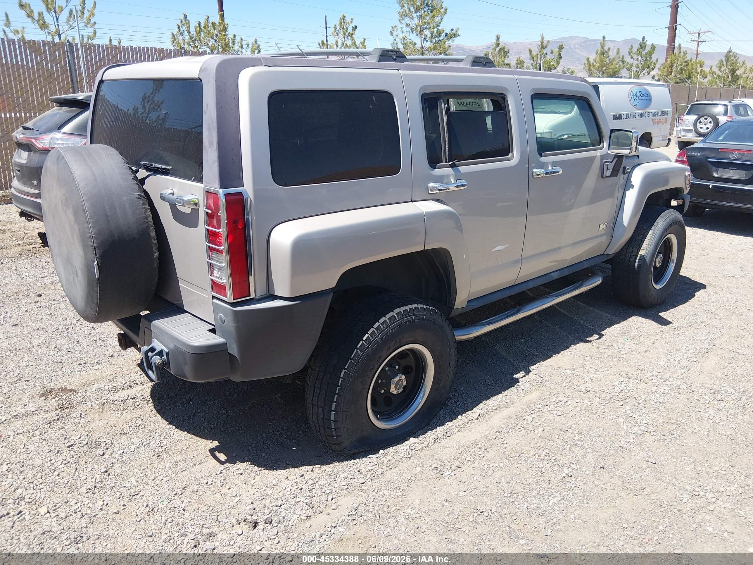 2007 Hummer H3 Suv   Silver vin: 5GTDN13E678198913