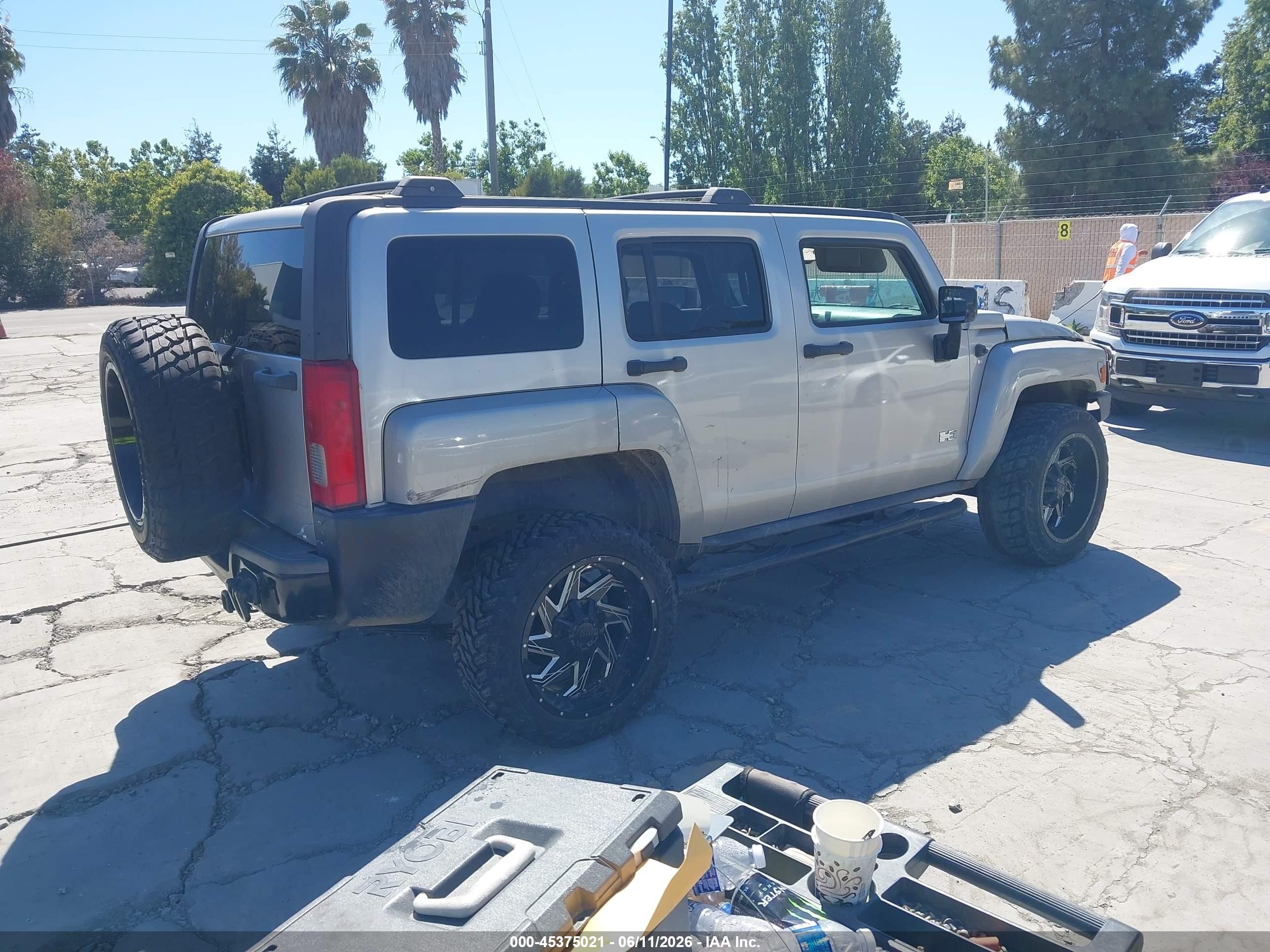 2007 Hummer H3 Suv   Gray vin: 5GTDN13E878105681