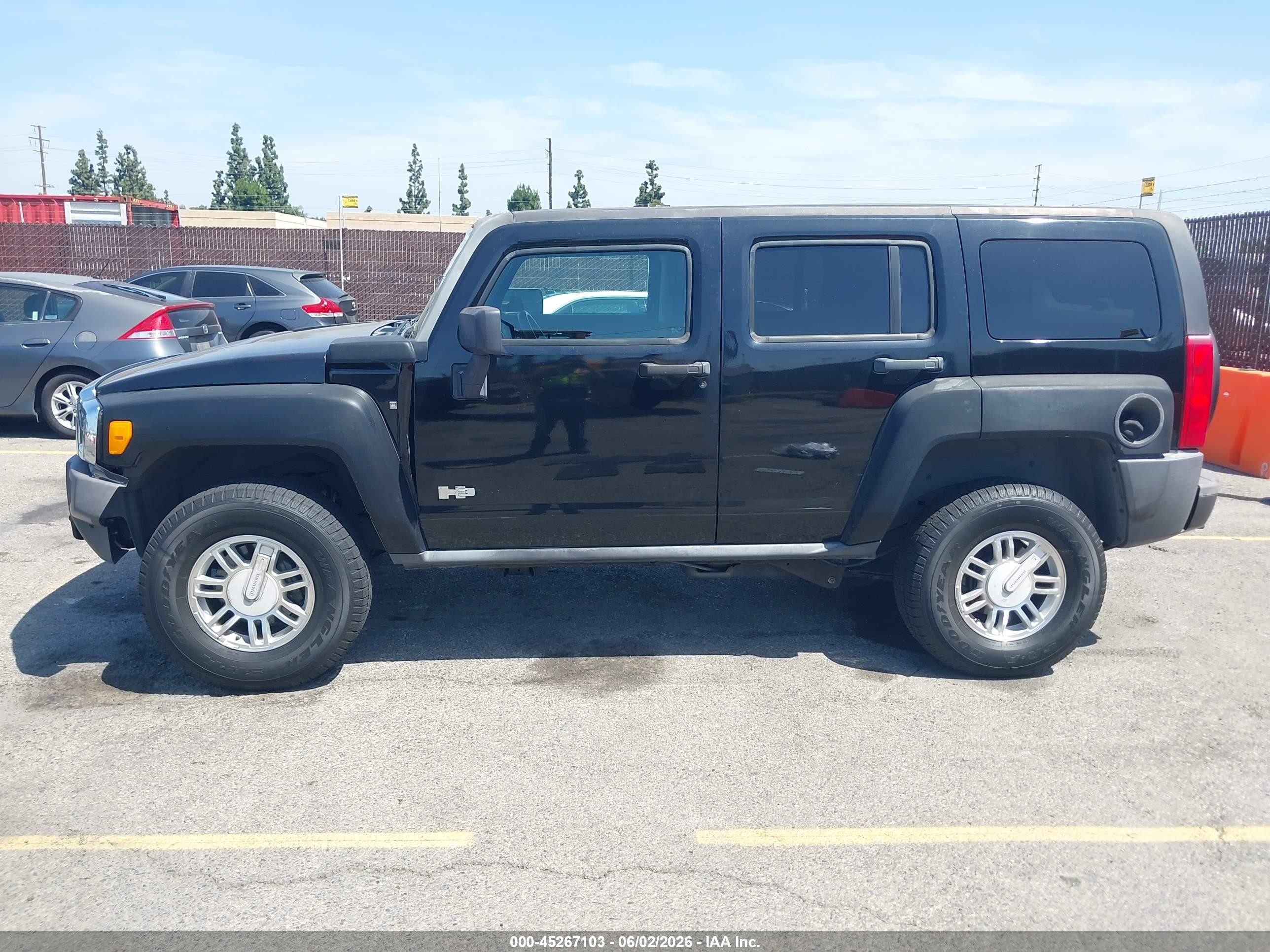 2007 Hummer H3 Suv   Black vin: 5GTDN13E878236223