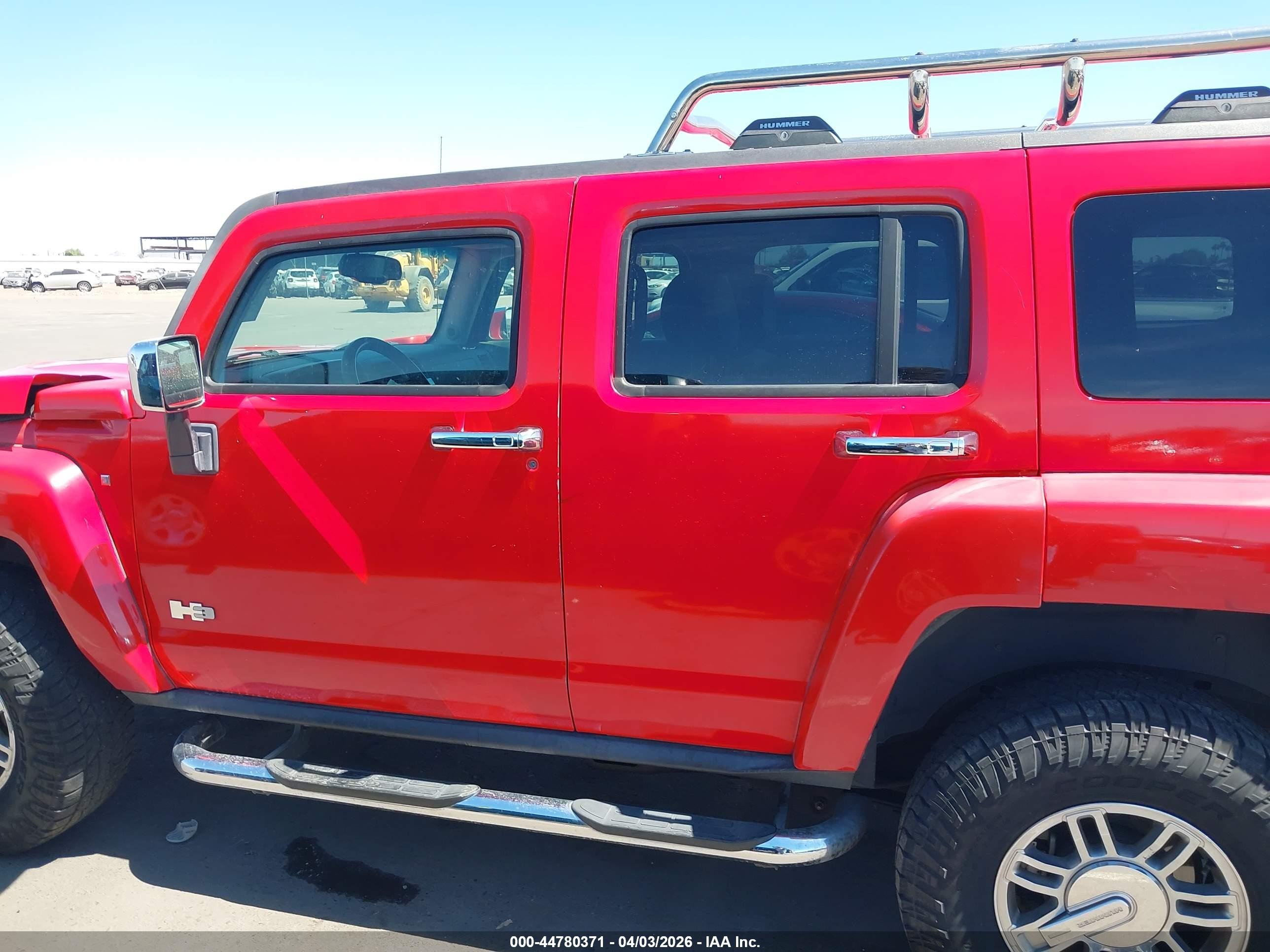 2007 Hummer H3 Suv   Red vin: 5GTDN13E978114261