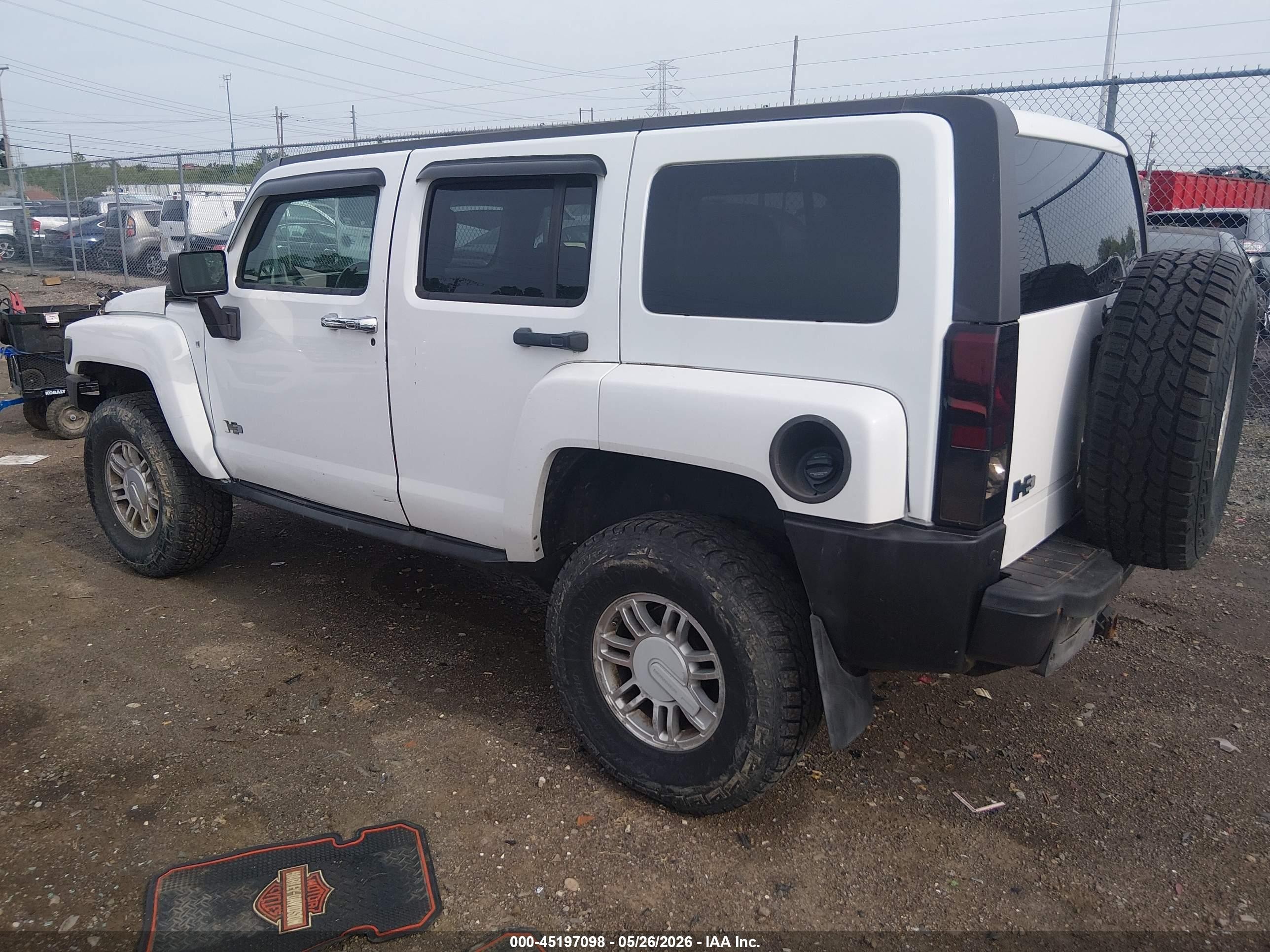 2007 Hummer H3 Suv   White vin: 5GTDN13E978153397