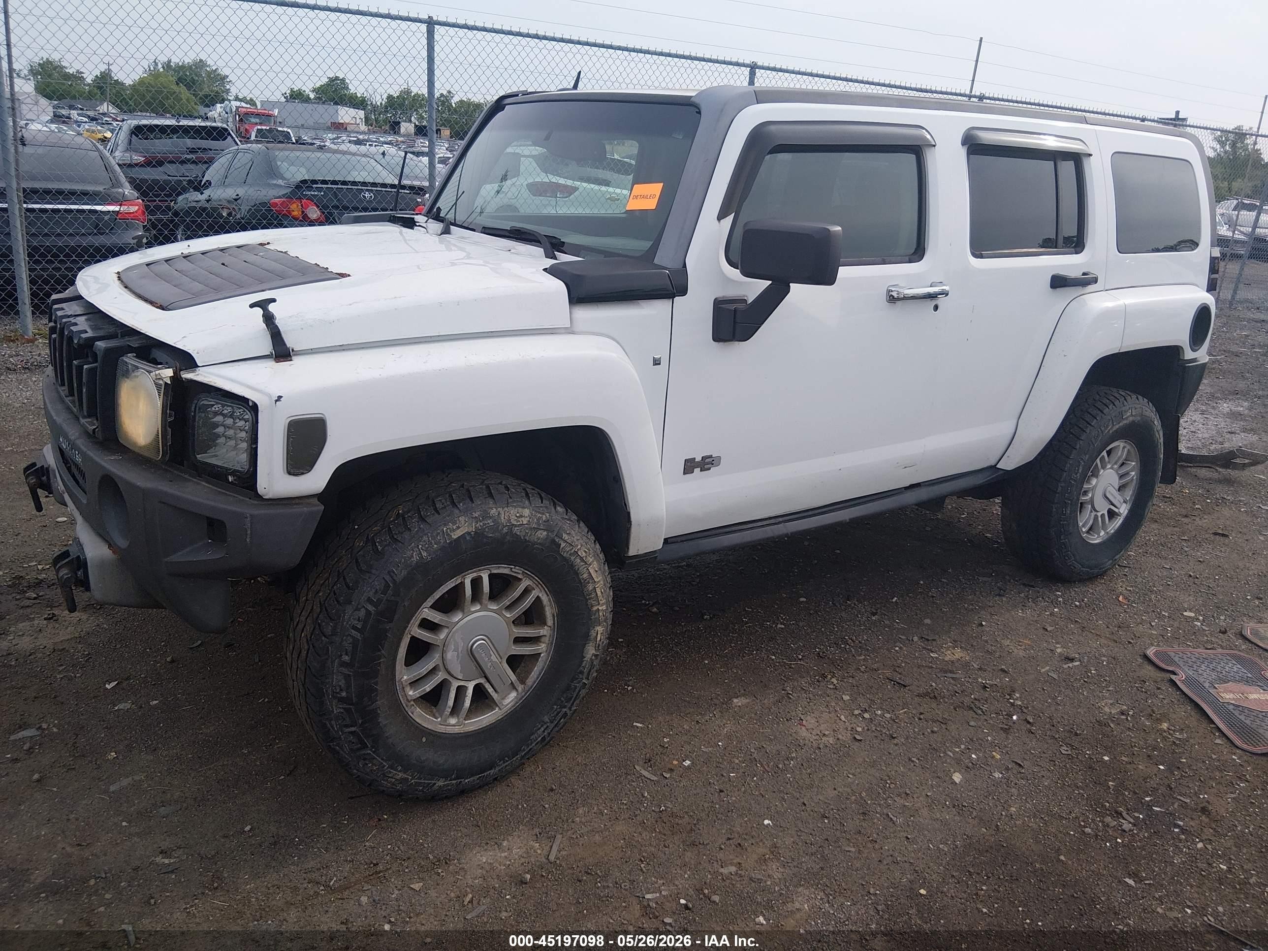 2007 Hummer H3 Suv   White vin: 5GTDN13E978153397