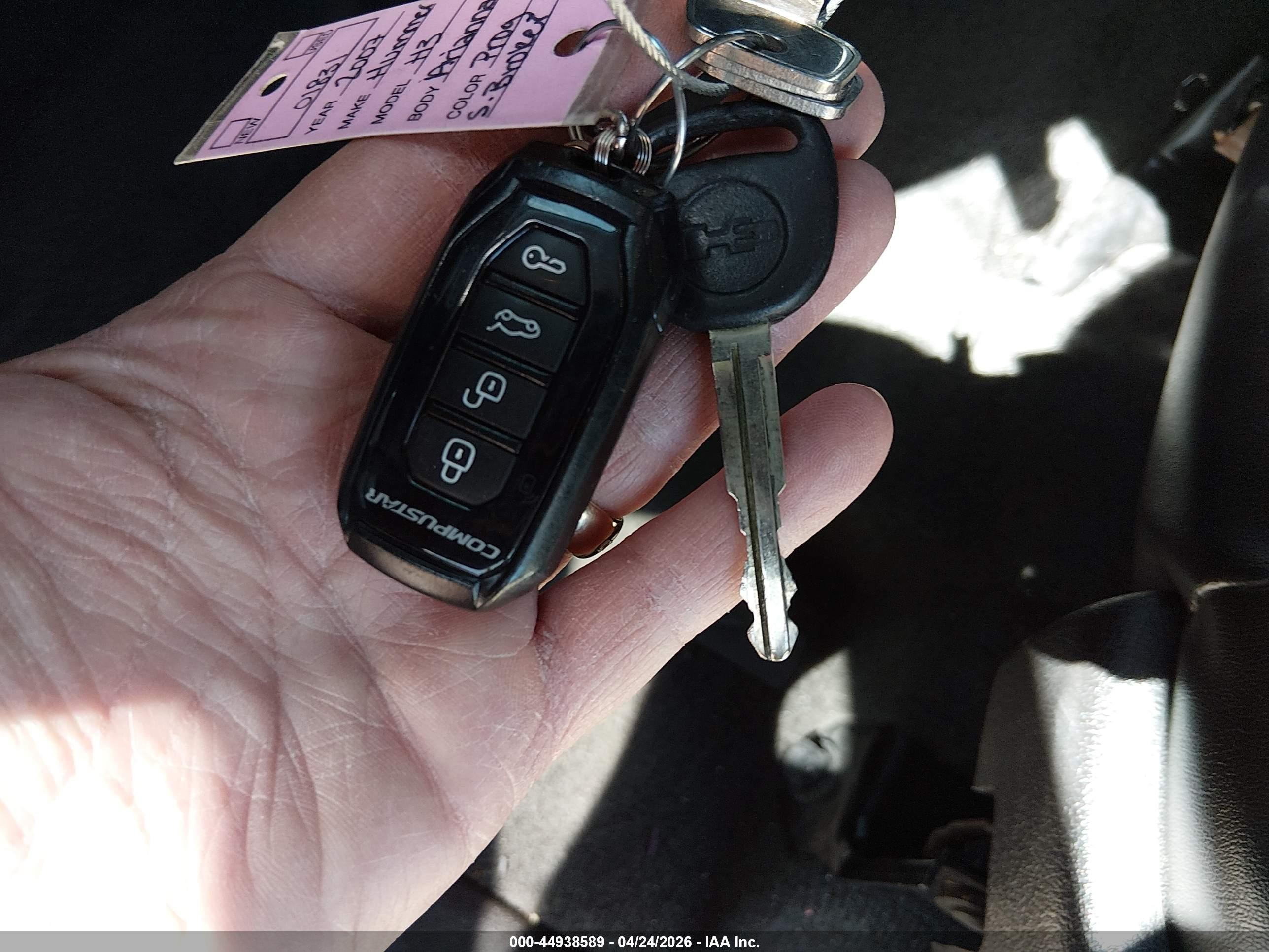 2007 Hummer H3 Suv   Silver vin: 5GTDN13E978201593