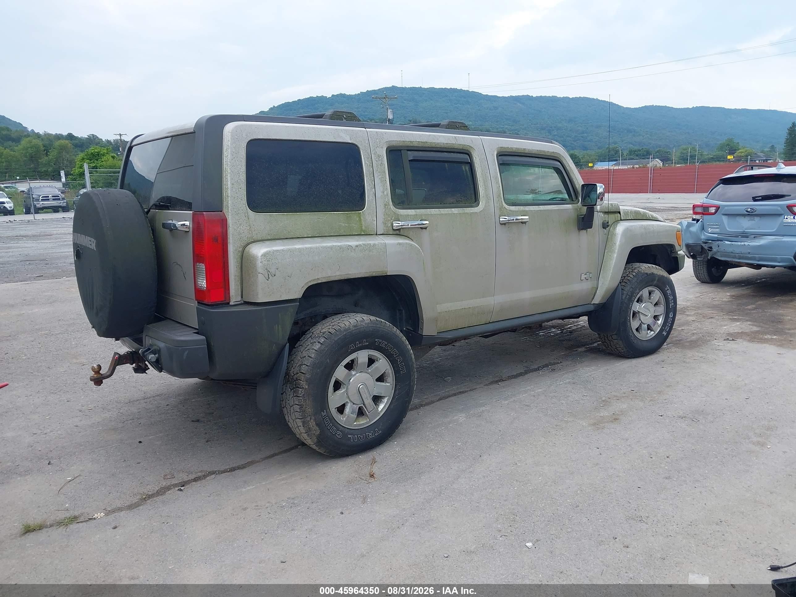 2009 Hummer H3 Suv   Gold vin: 5GTEN13E098112082