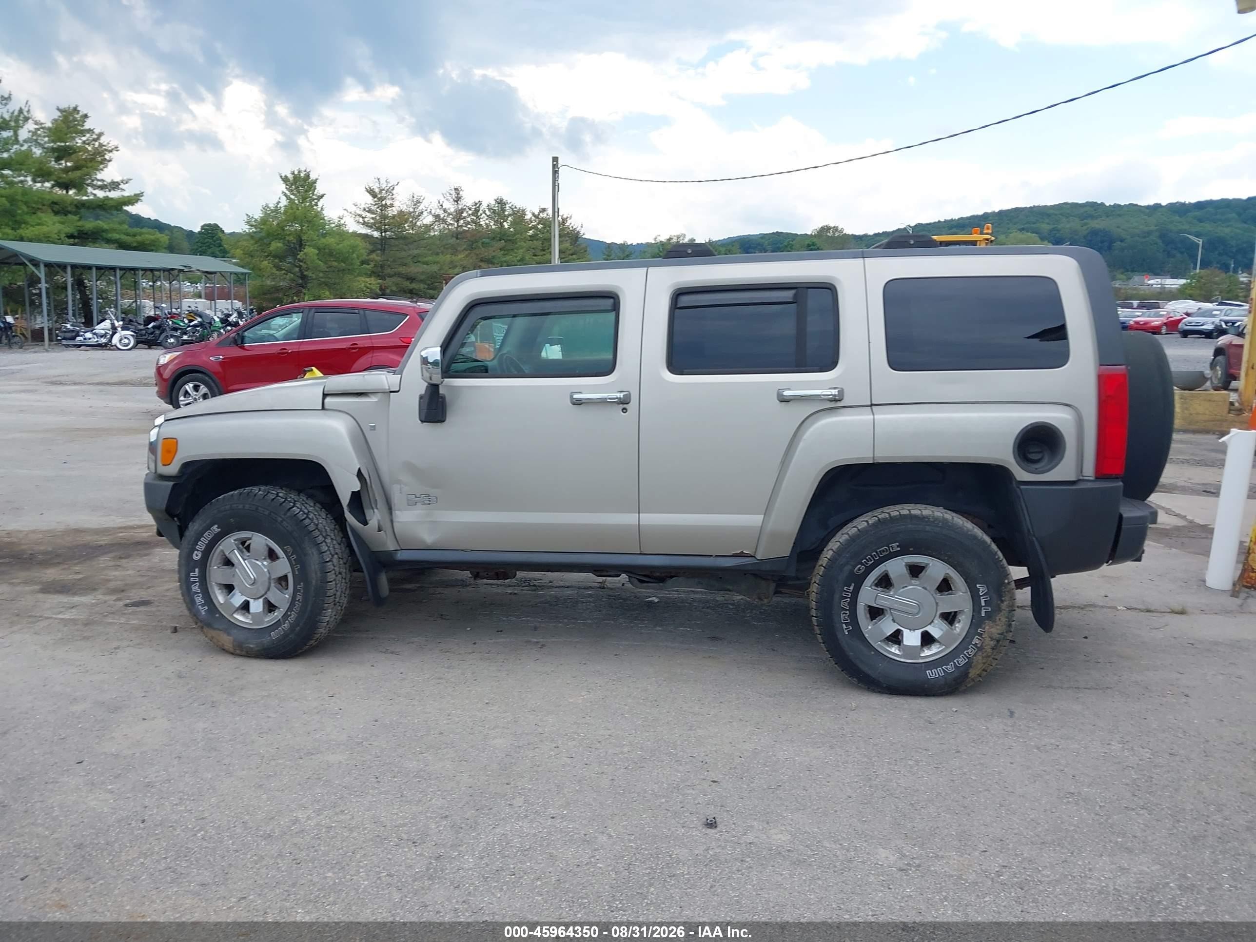 2009 Hummer H3 Suv   Gold vin: 5GTEN13E098112082