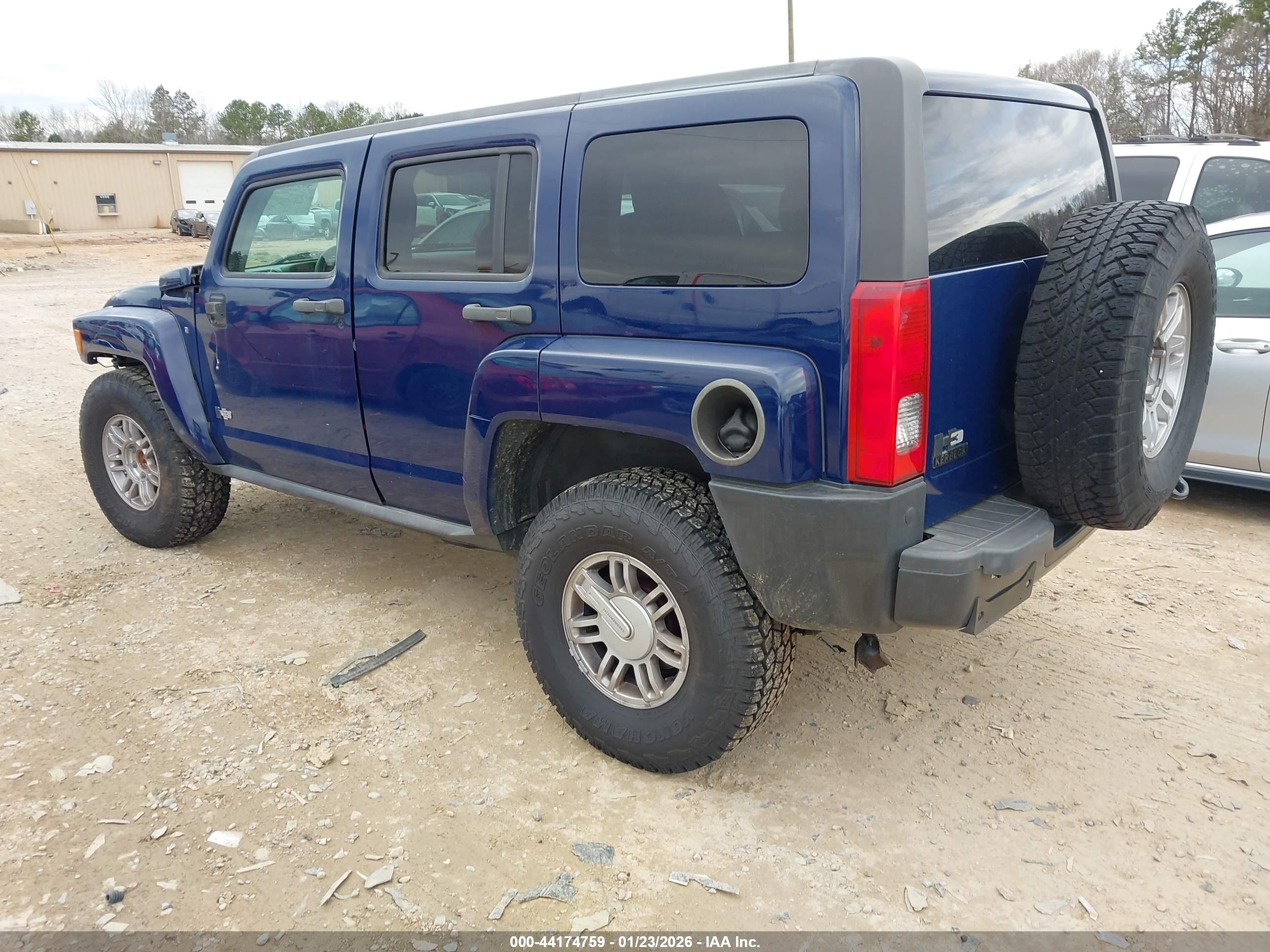 2009 Hummer H3 Suv   Blue vin: 5GTEN13E098124040